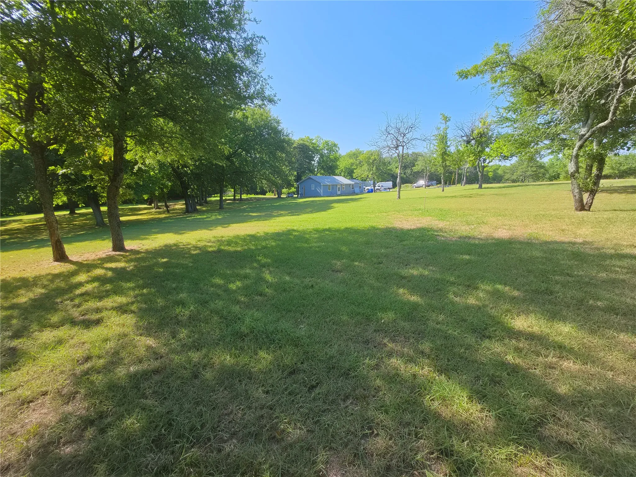 Single Family Residence For Sale in Hunt County , 7961 Telegraph Road, Quinlan, Texas 75474, 1 Bedroom, 1 Bathroom, Garage spaces, 1,040 Sqft, built in 1980, Price $265,000, mls#21345078, Real Estate Agent in Quinlan, Homes For Sale in Hunt county, Homes For Sale in Quinlan, Realtor in Quinlan Texas, Real Estate Brokerage Independent Realty Texas, Luminita Cordes Realtor