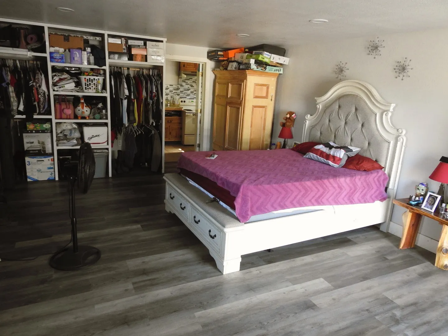 Single Family Residence For Sale in Hunt County , 7961 Telegraph Road, Quinlan, Texas 75474, 1 Bedroom, 1 Bathroom, Garage spaces, 1,040 Sqft, built in 1980, Price $265,000, mls#21345078, Real Estate Agent in Quinlan, Homes For Sale in Hunt county, Homes For Sale in Quinlan, Realtor in Quinlan Texas, Real Estate Brokerage Independent Realty Texas, Luminita Cordes Realtor