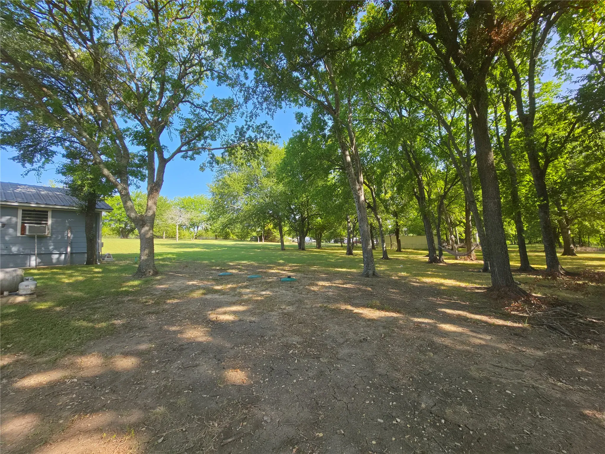 Single Family Residence For Sale in Hunt County , 7961 Telegraph Road, Quinlan, Texas 75474, 1 Bedroom, 1 Bathroom, Garage spaces, 1,040 Sqft, built in 1980, Price $265,000, mls#21345078, Real Estate Agent in Quinlan, Homes For Sale in Hunt county, Homes For Sale in Quinlan, Realtor in Quinlan Texas, Real Estate Brokerage Independent Realty Texas, Luminita Cordes Realtor