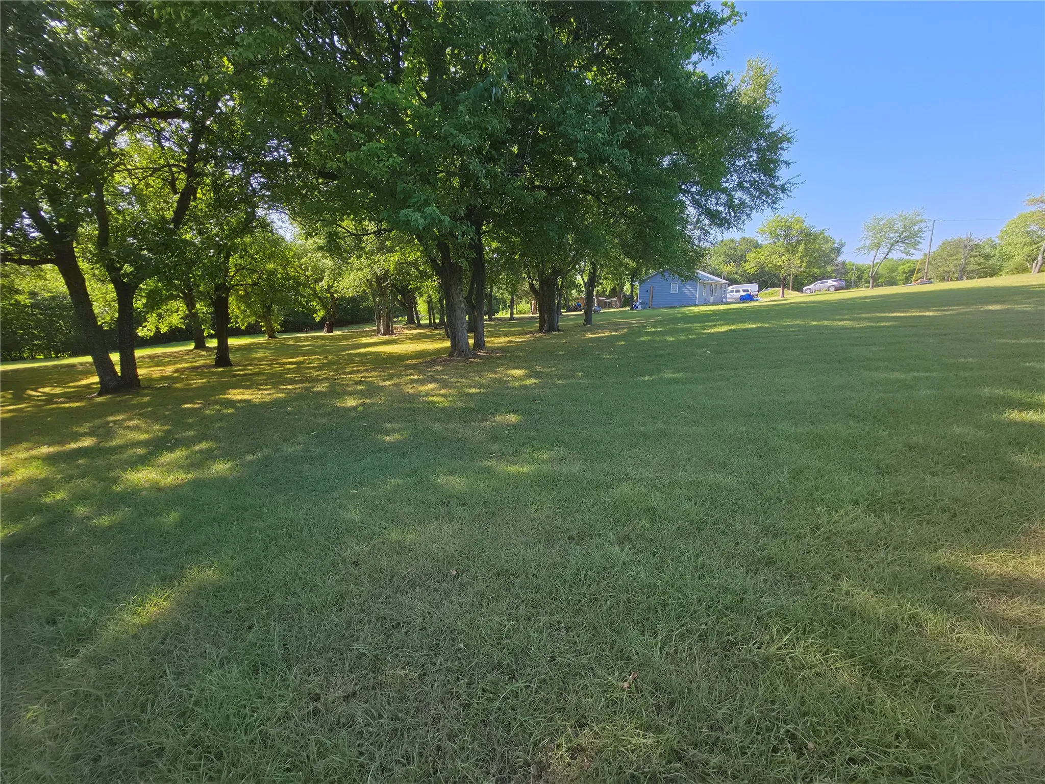 Single Family Residence For Sale in Hunt County , 7961 Telegraph Road, Quinlan, Texas 75474, 1 Bedroom, 1 Bathroom, Garage spaces, 1,040 Sqft, built in 1980, Price $265,000, mls#21345078, Real Estate Agent in Quinlan, Homes For Sale in Hunt county, Homes For Sale in Quinlan, Realtor in Quinlan Texas, Real Estate Brokerage Independent Realty Texas, Luminita Cordes Realtor