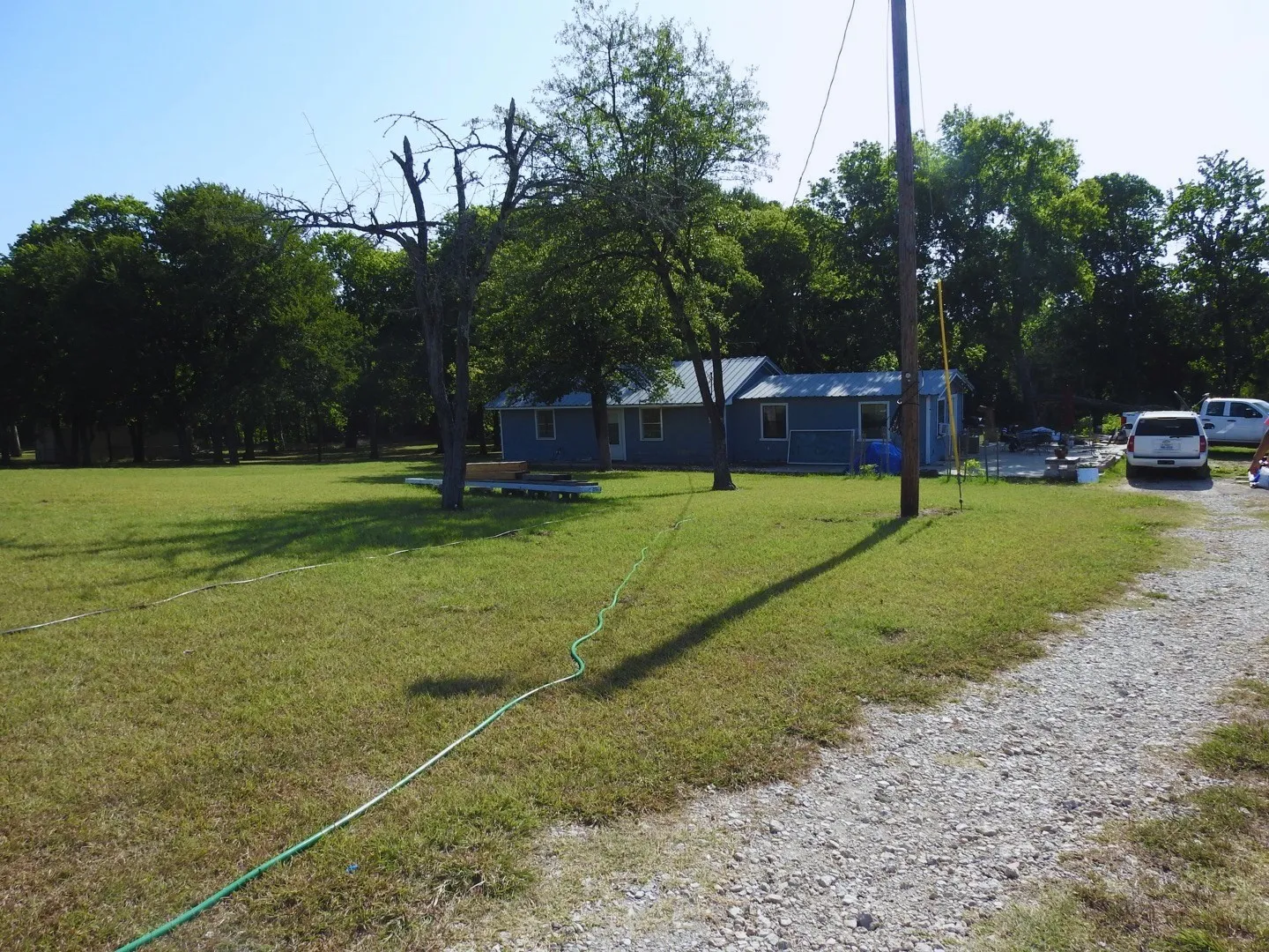 Single Family Residence For Sale in Hunt County , 7961 Telegraph Road, Quinlan, Texas 75474, 1 Bedroom, 1 Bathroom, Garage spaces, 1,040 Sqft, built in 1980, Price $265,000, mls#21345078, Real Estate Agent in Quinlan, Homes For Sale in Hunt county, Homes For Sale in Quinlan, Realtor in Quinlan Texas, Real Estate Brokerage Independent Realty Texas, Luminita Cordes Realtor