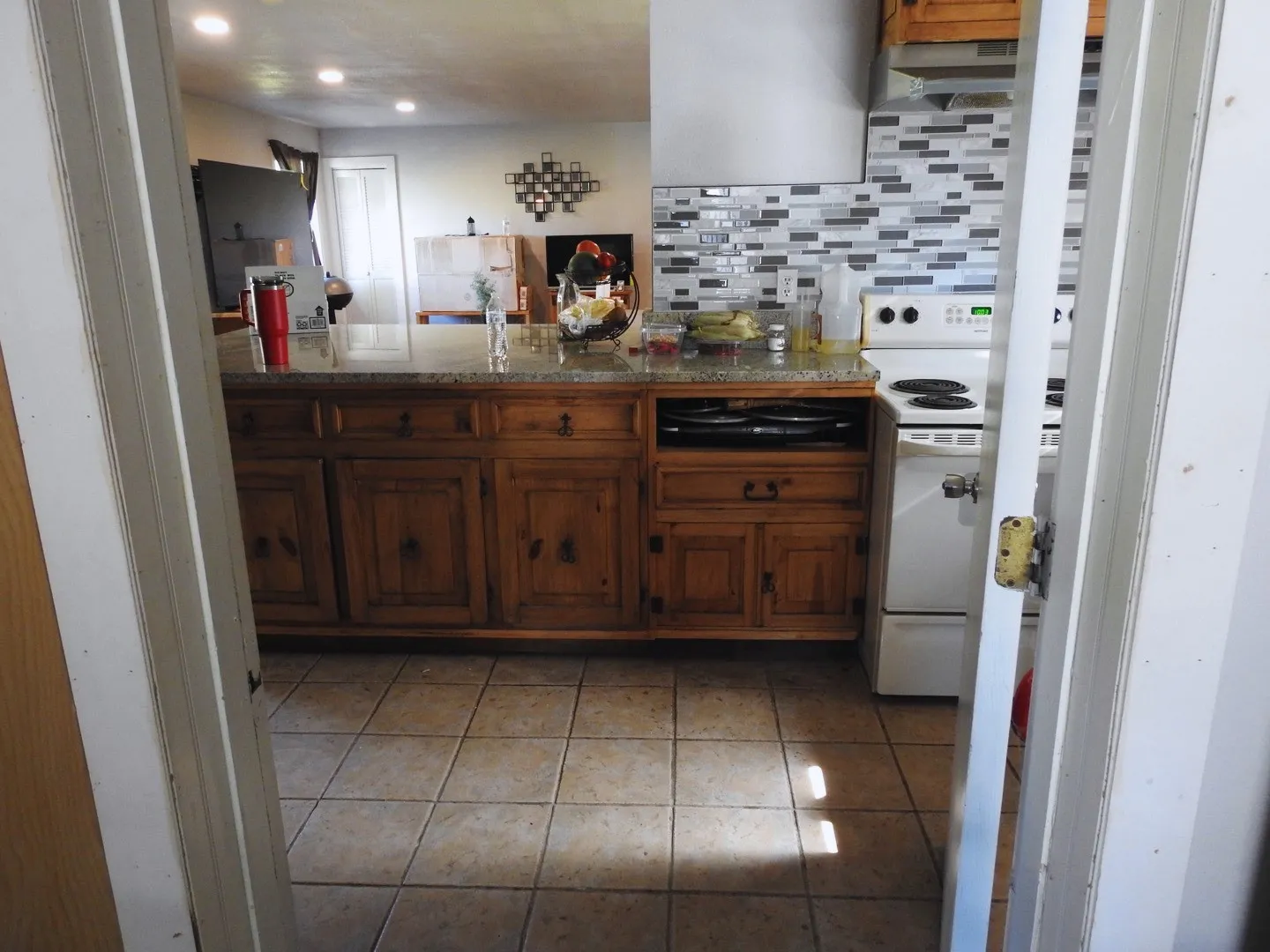 Single Family Residence For Sale in Hunt County , 7961 Telegraph Road, Quinlan, Texas 75474, 1 Bedroom, 1 Bathroom, Garage spaces, 1,040 Sqft, built in 1980, Price $265,000, mls#21345078, Real Estate Agent in Quinlan, Homes For Sale in Hunt county, Homes For Sale in Quinlan, Realtor in Quinlan Texas, Real Estate Brokerage Independent Realty Texas, Luminita Cordes Realtor