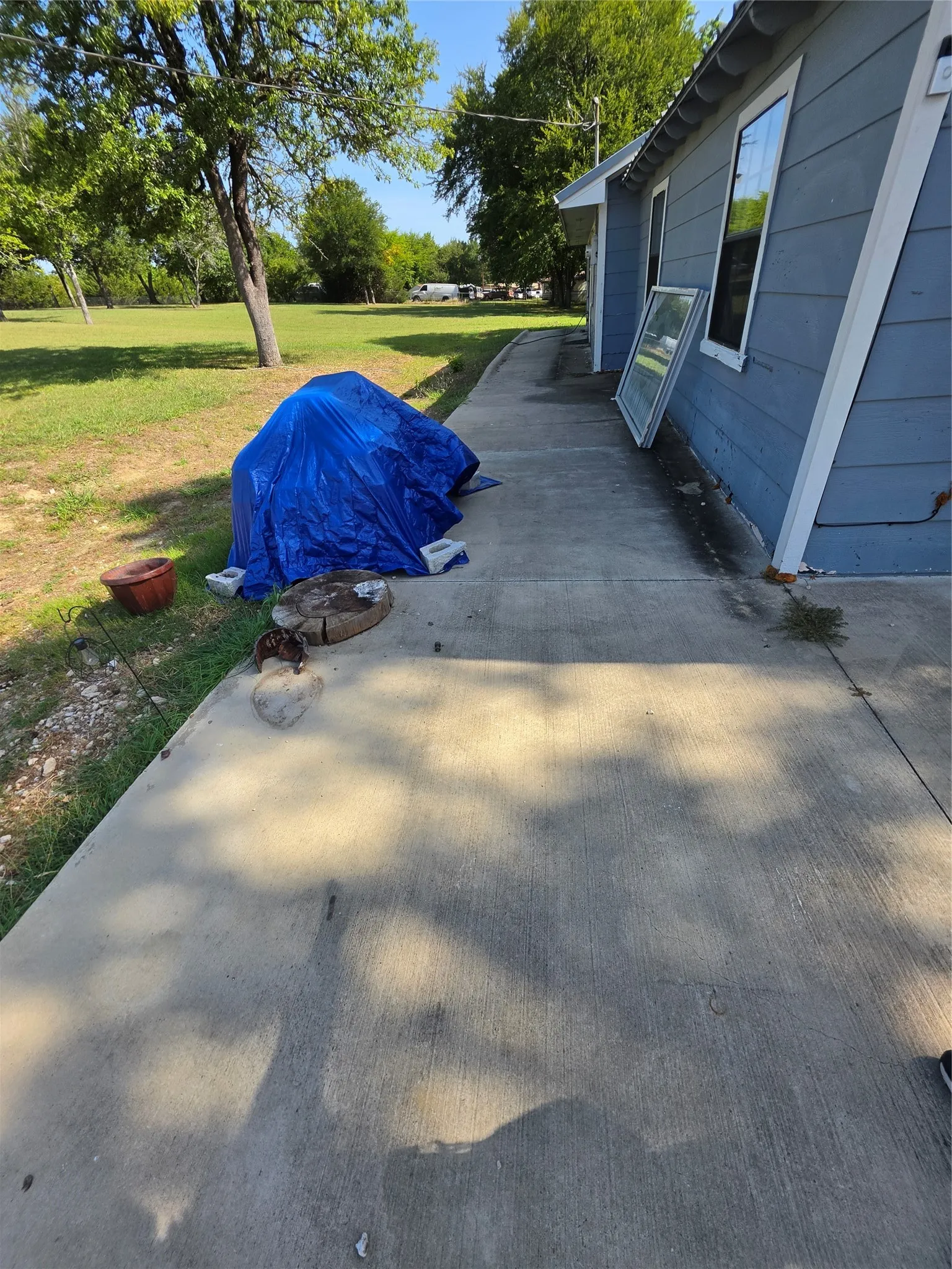 Single Family Residence For Sale in Hunt County , 7961 Telegraph Road, Quinlan, Texas 75474, 1 Bedroom, 1 Bathroom, Garage spaces, 1,040 Sqft, built in 1980, Price $265,000, mls#21345078, Real Estate Agent in Quinlan, Homes For Sale in Hunt county, Homes For Sale in Quinlan, Realtor in Quinlan Texas, Real Estate Brokerage Independent Realty Texas, Luminita Cordes Realtor