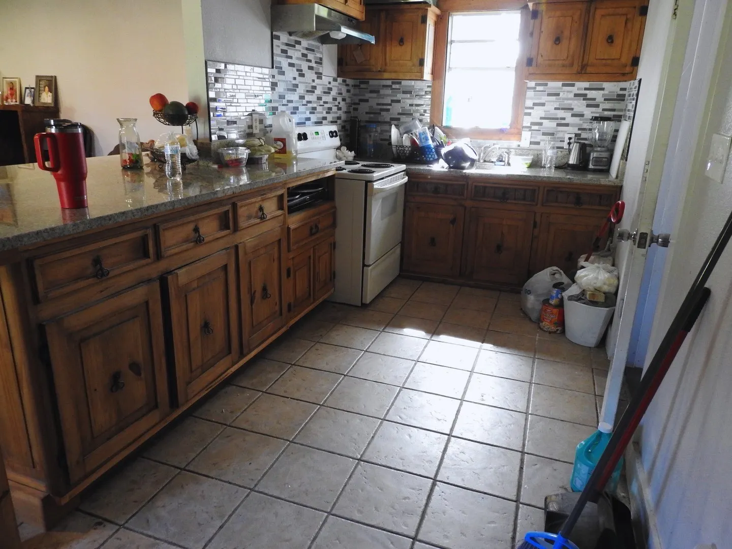 Single Family Residence For Sale in Hunt County , 7961 Telegraph Road, Quinlan, Texas 75474, 1 Bedroom, 1 Bathroom, Garage spaces, 1,040 Sqft, built in 1980, Price $265,000, mls#21345078, Real Estate Agent in Quinlan, Homes For Sale in Hunt county, Homes For Sale in Quinlan, Realtor in Quinlan Texas, Real Estate Brokerage Independent Realty Texas, Luminita Cordes Realtor