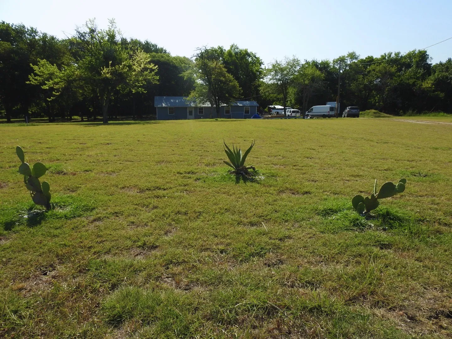 Single Family Residence For Sale in Hunt County , 7961 Telegraph Road, Quinlan, Texas 75474, 1 Bedroom, 1 Bathroom, Garage spaces, 1,040 Sqft, built in 1980, Price $265,000, mls#21345078, Real Estate Agent in Quinlan, Homes For Sale in Hunt county, Homes For Sale in Quinlan, Realtor in Quinlan Texas, Real Estate Brokerage Independent Realty Texas, Luminita Cordes Realtor