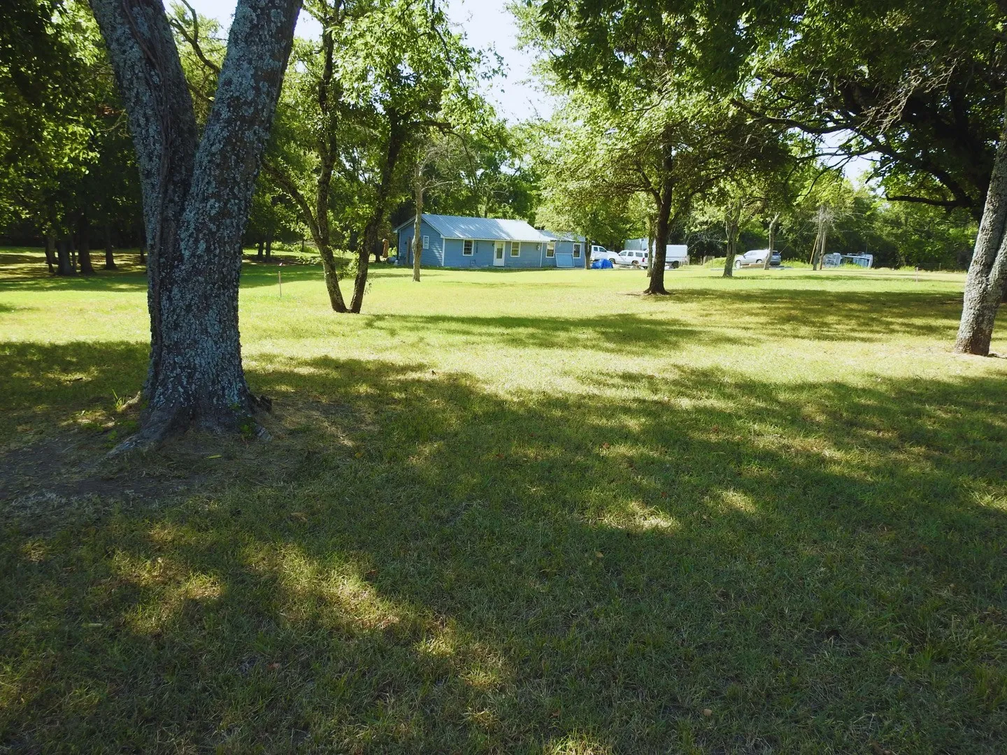 Single Family Residence For Sale in Hunt County , 7961 Telegraph Road, Quinlan, Texas 75474, 1 Bedroom, 1 Bathroom, Garage spaces, 1,040 Sqft, built in 1980, Price $265,000, mls#21345078, Real Estate Agent in Quinlan, Homes For Sale in Hunt county, Homes For Sale in Quinlan, Realtor in Quinlan Texas, Real Estate Brokerage Independent Realty Texas, Luminita Cordes Realtor