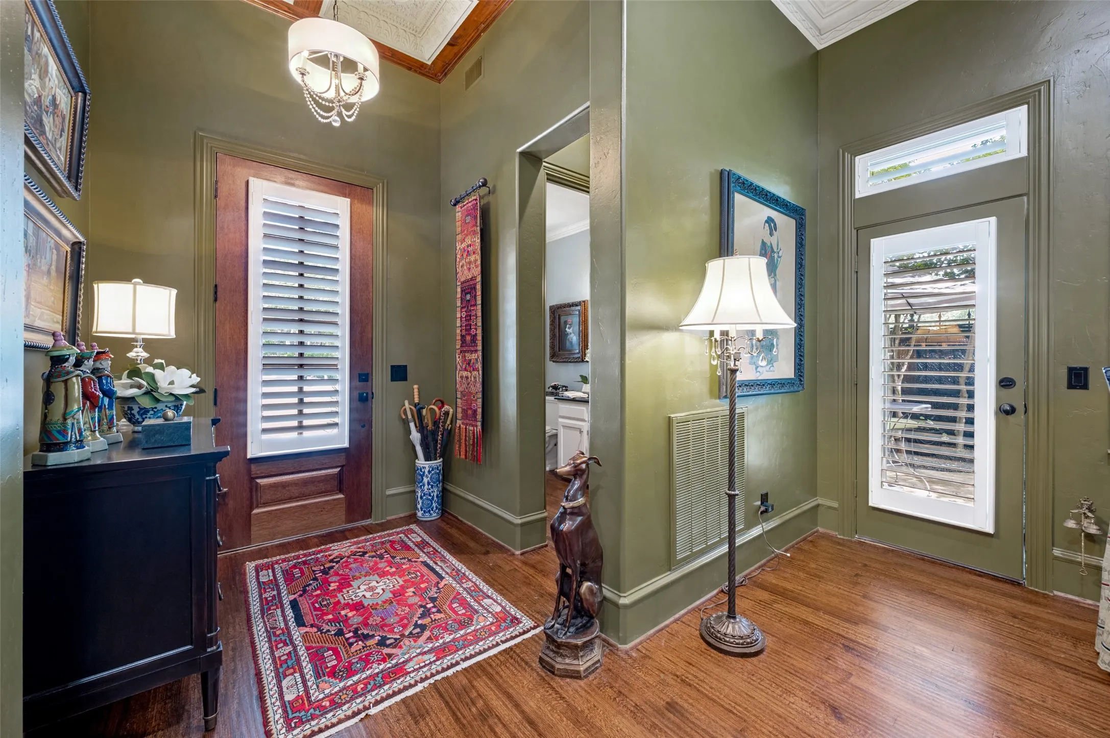 Townhouse For Sale in Collin County , 17254 Lechlade Lane, Dallas, Texas 75252, 3 Bedrooms, 3 Bathrooms, 2 Garage spaces, 1,903 Sqft, built in 2004, Price $575,000, mls#21344732, Real Estate Agent in Dallas, Homes For Sale in Collin county, Homes For Sale in Dallas, Realtor in Dallas Texas, Real Estate Brokerage Independent Realty Texas, Luminita Cordes Realtor