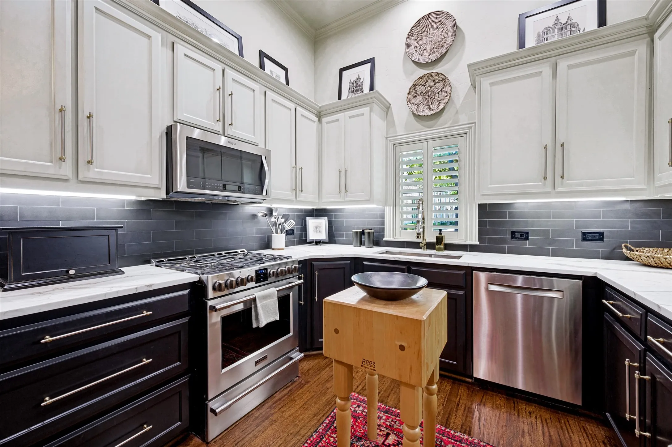 Counter tops and backsplash done in 2025.