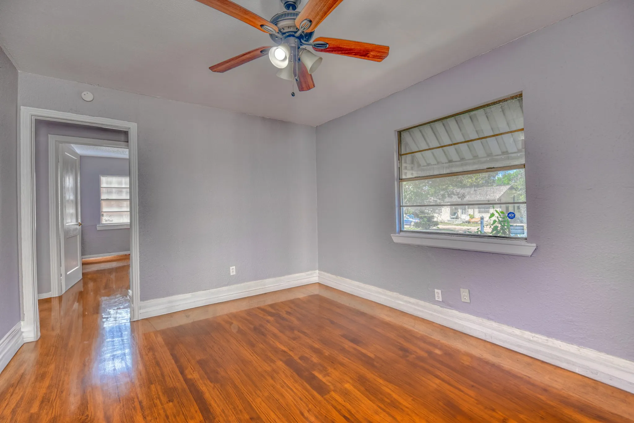 Single Family Residence For Rent in Dallas County , 3330 Utah Avenue, Dallas, Texas 75216, 2 Bedroom, 1 Bathroom, Garage spaces, 792 Sqft, built in 1949, mls#21346629, Real Estate Agent in Dallas, Homes For Rent in Dallas county, Homes For Rent in Dallas, Realtor in Dallas Texas, Real Estate Brokerage Independent Realty Texas, Luminita Cordes Realtor