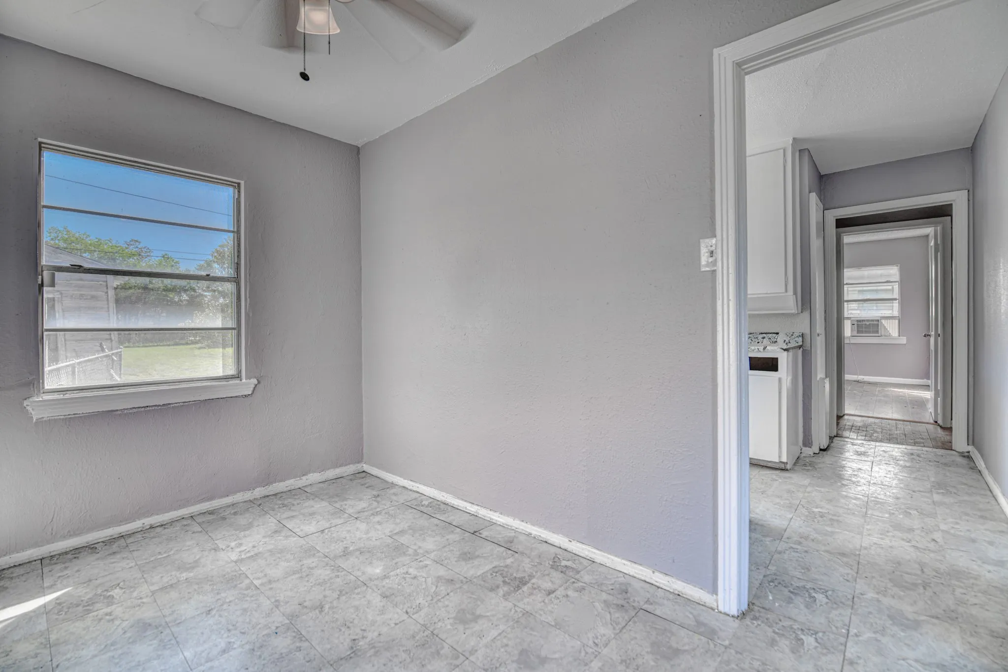 Single Family Residence For Rent in Dallas County , 3330 Utah Avenue, Dallas, Texas 75216, 2 Bedroom, 1 Bathroom, Garage spaces, 792 Sqft, built in 1949, mls#21346629, Real Estate Agent in Dallas, Homes For Rent in Dallas county, Homes For Rent in Dallas, Realtor in Dallas Texas, Real Estate Brokerage Independent Realty Texas, Luminita Cordes Realtor