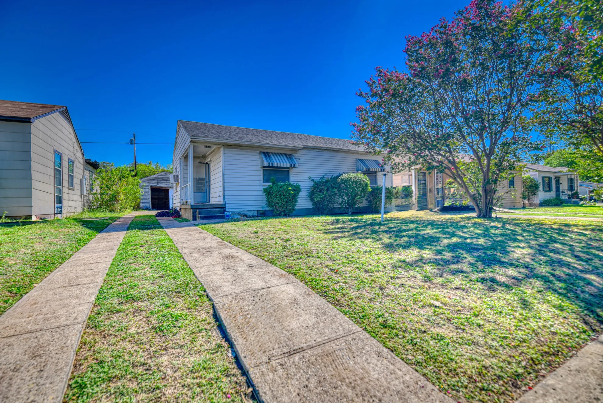 Single Family Residence For Rent in Dallas County , 3330 Utah Avenue, Dallas, Texas 75216, 2 Bedroom, 1 Bathroom, Garage spaces, 792 Sqft, built in 1949, mls#21346629, Real Estate Agent in Dallas, Homes For Rent in Dallas county, Homes For Rent in Dallas, Realtor in Dallas Texas, Real Estate Brokerage Independent Realty Texas, Luminita Cordes Realtor