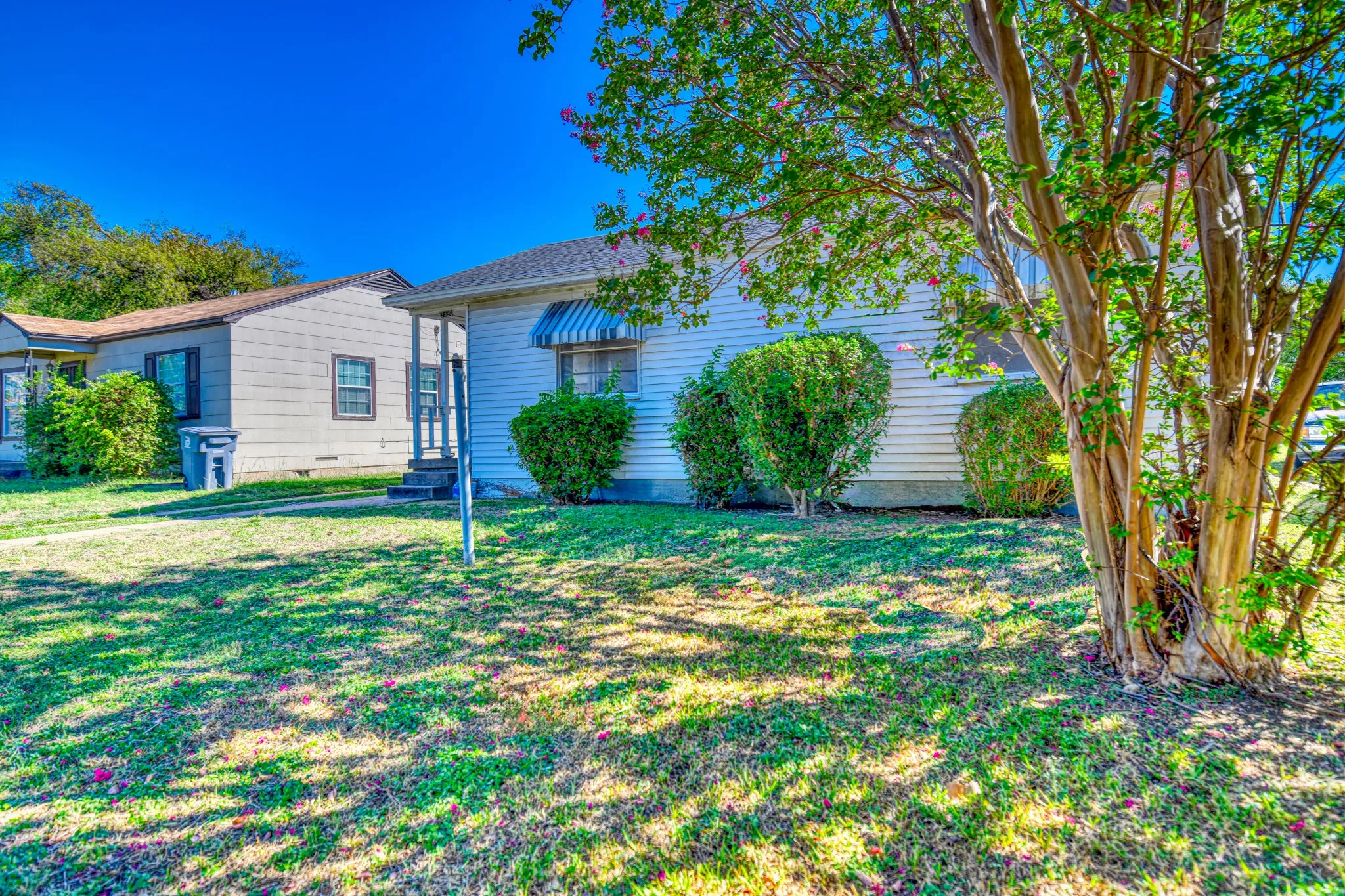 Single Family Residence For Rent in Dallas County , 3330 Utah Avenue, Dallas, Texas 75216, 2 Bedroom, 1 Bathroom, Garage spaces, 792 Sqft, built in 1949, mls#21346629, Real Estate Agent in Dallas, Homes For Rent in Dallas county, Homes For Rent in Dallas, Realtor in Dallas Texas, Real Estate Brokerage Independent Realty Texas, Luminita Cordes Realtor