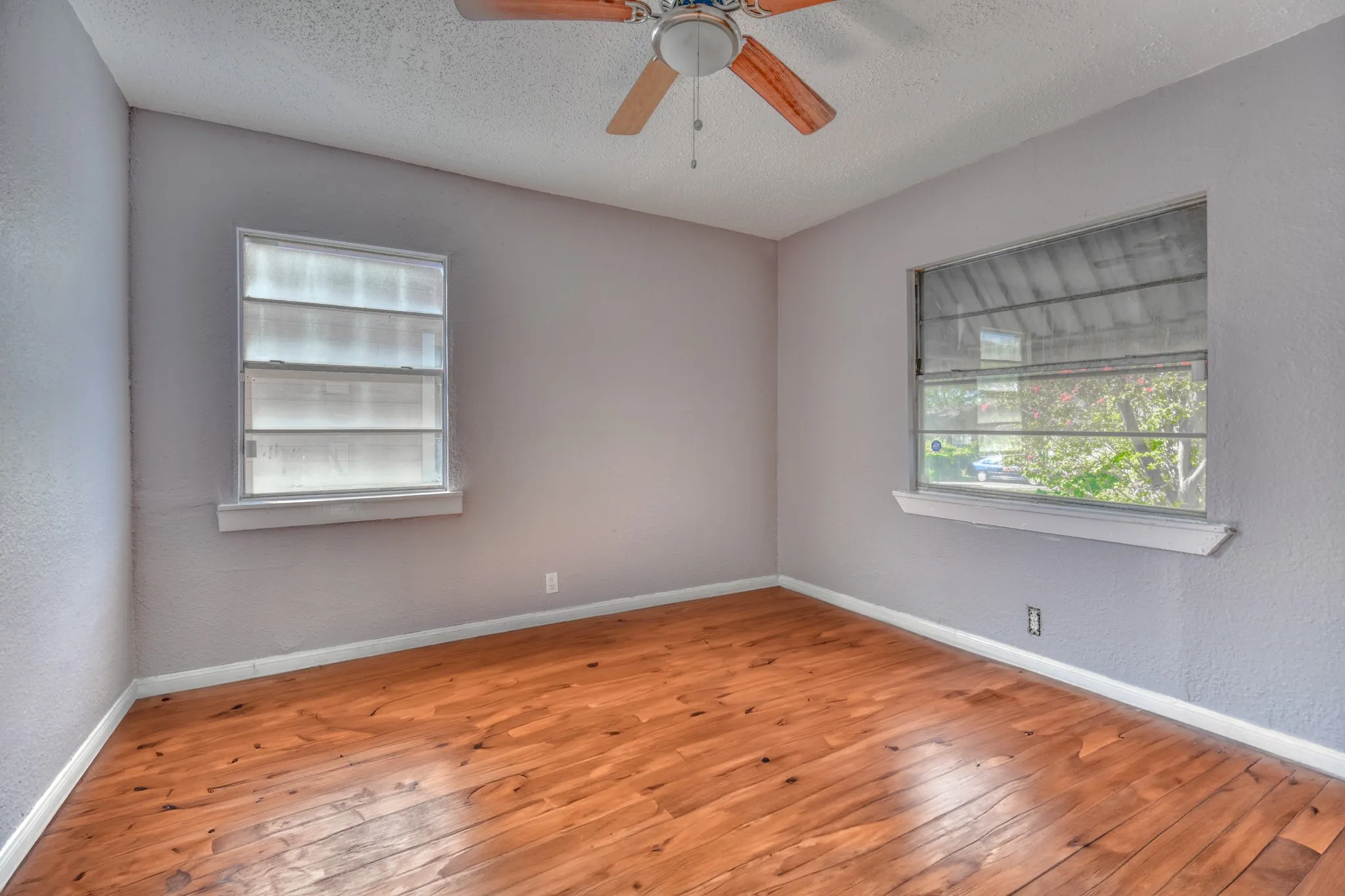 Single Family Residence For Rent in Dallas County , 3330 Utah Avenue, Dallas, Texas 75216, 2 Bedroom, 1 Bathroom, Garage spaces, 792 Sqft, built in 1949, mls#21346629, Real Estate Agent in Dallas, Homes For Rent in Dallas county, Homes For Rent in Dallas, Realtor in Dallas Texas, Real Estate Brokerage Independent Realty Texas, Luminita Cordes Realtor