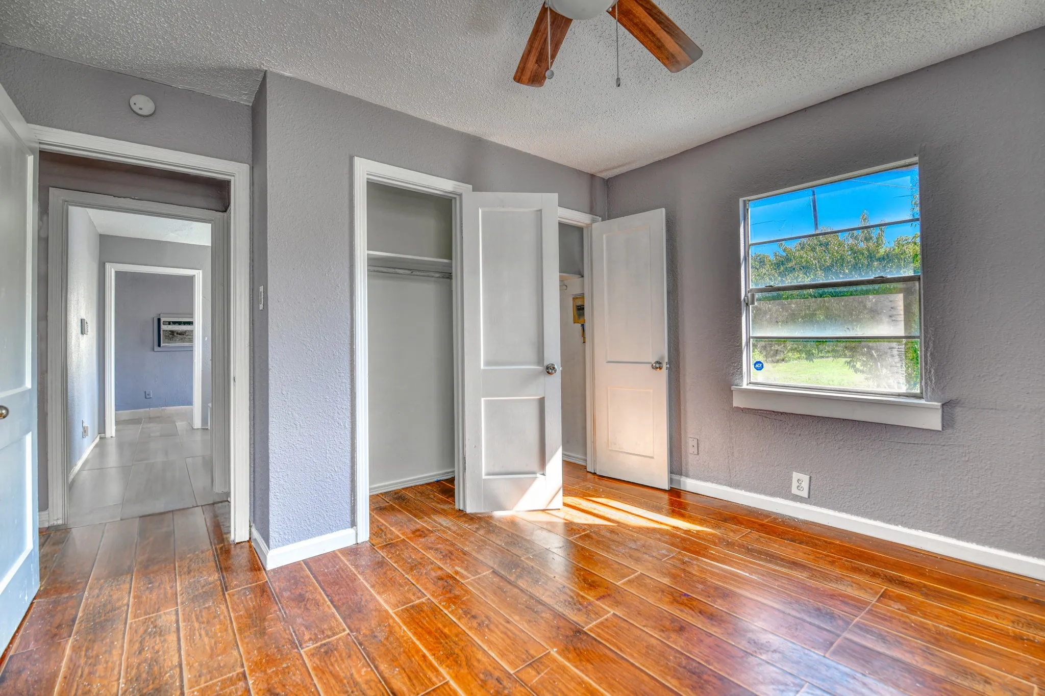 Single Family Residence For Rent in Dallas County , 3330 Utah Avenue, Dallas, Texas 75216, 2 Bedroom, 1 Bathroom, Garage spaces, 792 Sqft, built in 1949, mls#21346629, Real Estate Agent in Dallas, Homes For Rent in Dallas county, Homes For Rent in Dallas, Realtor in Dallas Texas, Real Estate Brokerage Independent Realty Texas, Luminita Cordes Realtor