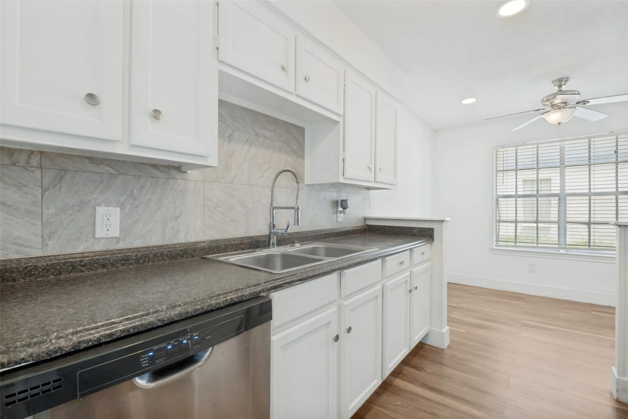 Condominium For Rent in Dallas County , 4624 San Jacinto Street B, Dallas, Texas 75204, 2 Bedroom, 3 Bathroom, Garage spaces, 1,315 Sqft, built in 1983, Price $1,799, mls#21345501, Real Estate Agent in Dallas, Homes For Rent in Dallas county, Homes For Rent in Dallas, Realtor in Dallas Texas, Real Estate Brokerage Independent Realty Texas, Luminita Cordes Realtor