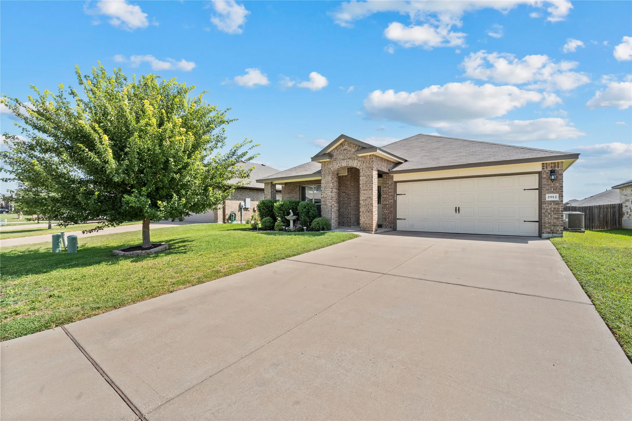 Single Family Residence For Sale in Mc Lennan County , 2912 Jackal Drive, Waco, Texas 76655, 3 Bedroom, 2 Bathroom, 2 Garage spaces, 1,764 Sqft, built in 2019, mls#21344694, Real Estate Agent in Waco, Homes For Sale in Mc Lennan county, Homes For Sale in Waco, Realtor in Waco Texas, Real Estate Brokerage Independent Realty Texas, Luminita Cordes Realtor