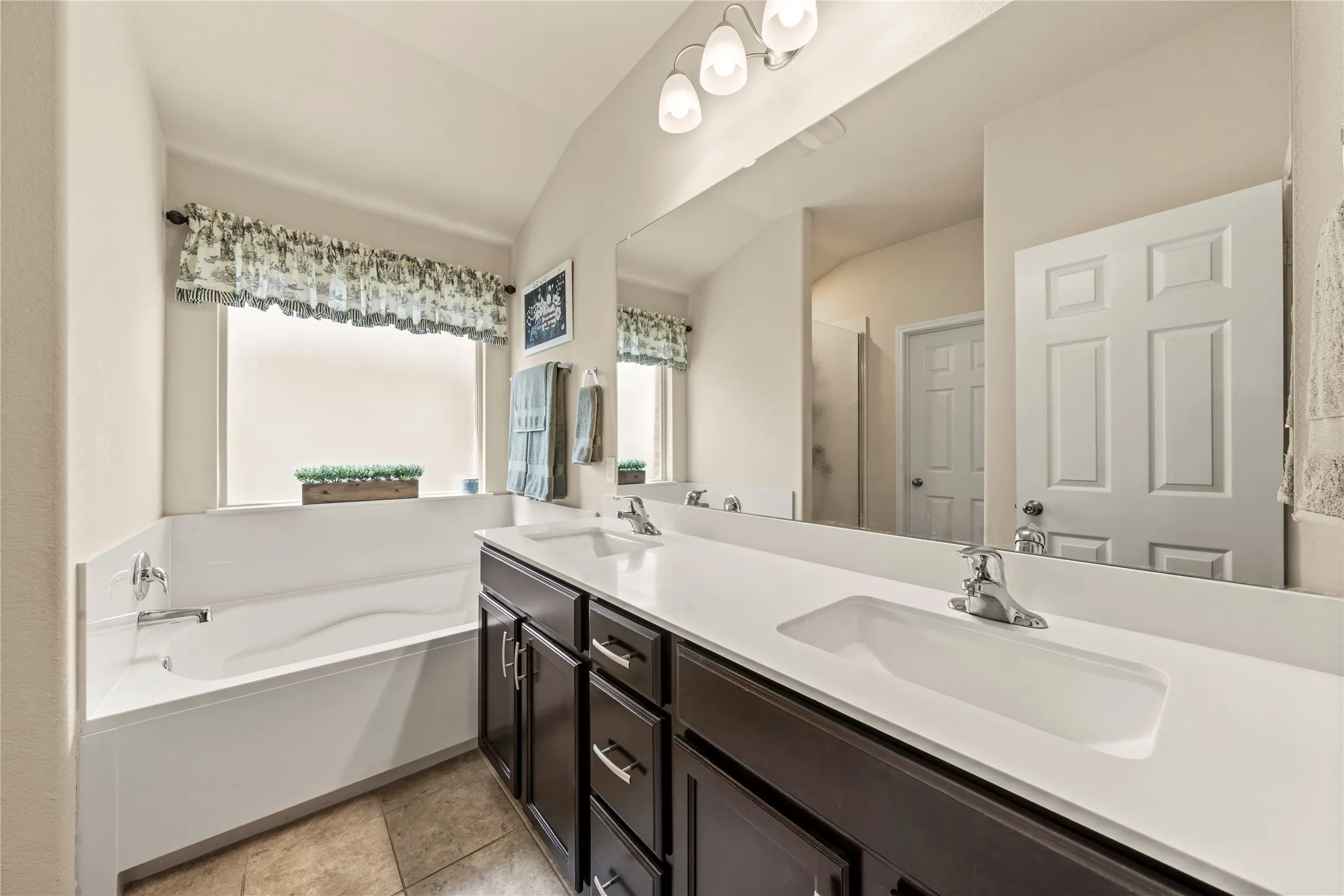 Single Family Residence For Sale in Mc Lennan County , 2912 Jackal Drive, Waco, Texas 76655, 3 Bedroom, 2 Bathroom, 2 Garage spaces, 1,764 Sqft, built in 2019, mls#21344694, Real Estate Agent in Waco, Homes For Sale in Mc Lennan county, Homes For Sale in Waco, Realtor in Waco Texas, Real Estate Brokerage Independent Realty Texas, Luminita Cordes Realtor