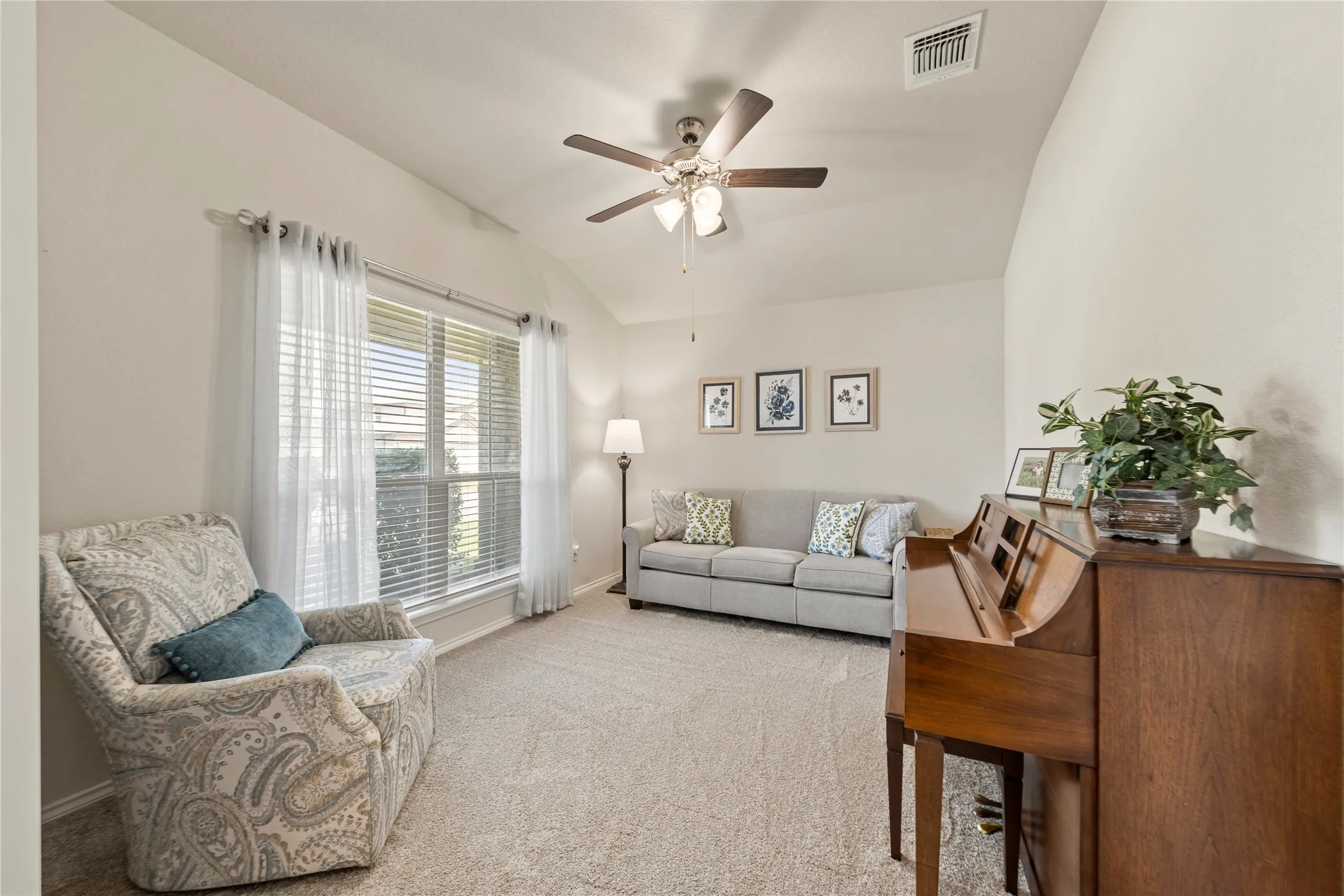 Single Family Residence For Sale in Mc Lennan County , 2912 Jackal Drive, Waco, Texas 76655, 3 Bedroom, 2 Bathroom, 2 Garage spaces, 1,764 Sqft, built in 2019, mls#21344694, Real Estate Agent in Waco, Homes For Sale in Mc Lennan county, Homes For Sale in Waco, Realtor in Waco Texas, Real Estate Brokerage Independent Realty Texas, Luminita Cordes Realtor