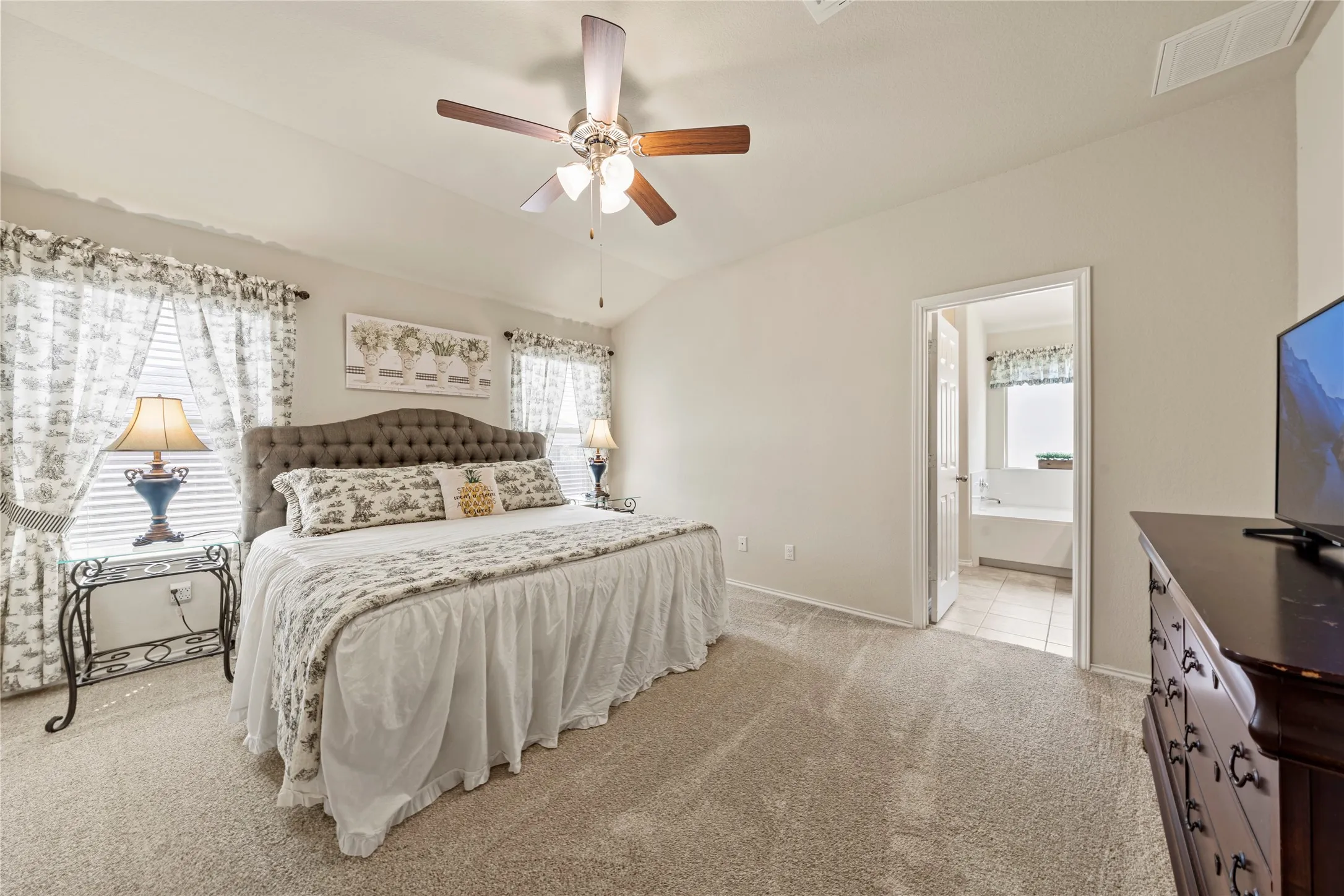 Single Family Residence For Sale in Mc Lennan County , 2912 Jackal Drive, Waco, Texas 76655, 3 Bedroom, 2 Bathroom, 2 Garage spaces, 1,764 Sqft, built in 2019, mls#21344694, Real Estate Agent in Waco, Homes For Sale in Mc Lennan county, Homes For Sale in Waco, Realtor in Waco Texas, Real Estate Brokerage Independent Realty Texas, Luminita Cordes Realtor