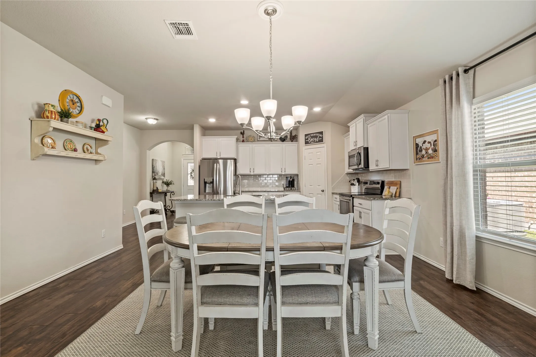 Single Family Residence For Sale in Mc Lennan County , 2912 Jackal Drive, Waco, Texas 76655, 3 Bedroom, 2 Bathroom, 2 Garage spaces, 1,764 Sqft, built in 2019, mls#21344694, Real Estate Agent in Waco, Homes For Sale in Mc Lennan county, Homes For Sale in Waco, Realtor in Waco Texas, Real Estate Brokerage Independent Realty Texas, Luminita Cordes Realtor
