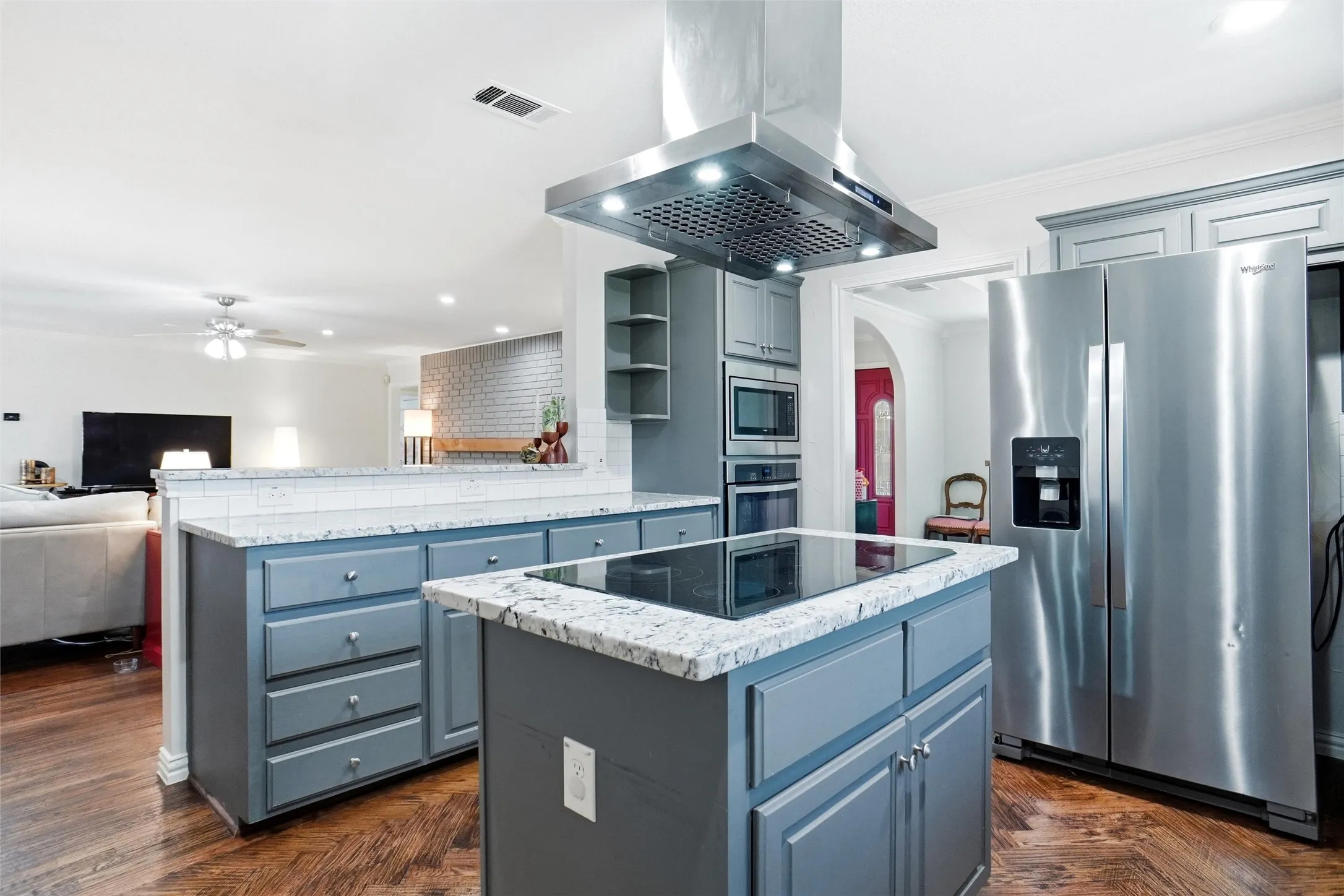Single Family Residence For Sale in Tarrant County , 2146 Westwood Terrace, Grapevine, Texas 76051, 4 Bedroom, 2 Bathroom, 3 Garage spaces, 2,569 Sqft, built in 1992, mls#21346624, Real Estate Agent in Grapevine, Homes For Sale in Tarrant county, Homes For Sale in Grapevine, Realtor in Grapevine Texas, Real Estate Brokerage Independent Realty Texas, Luminita Cordes Realtor
