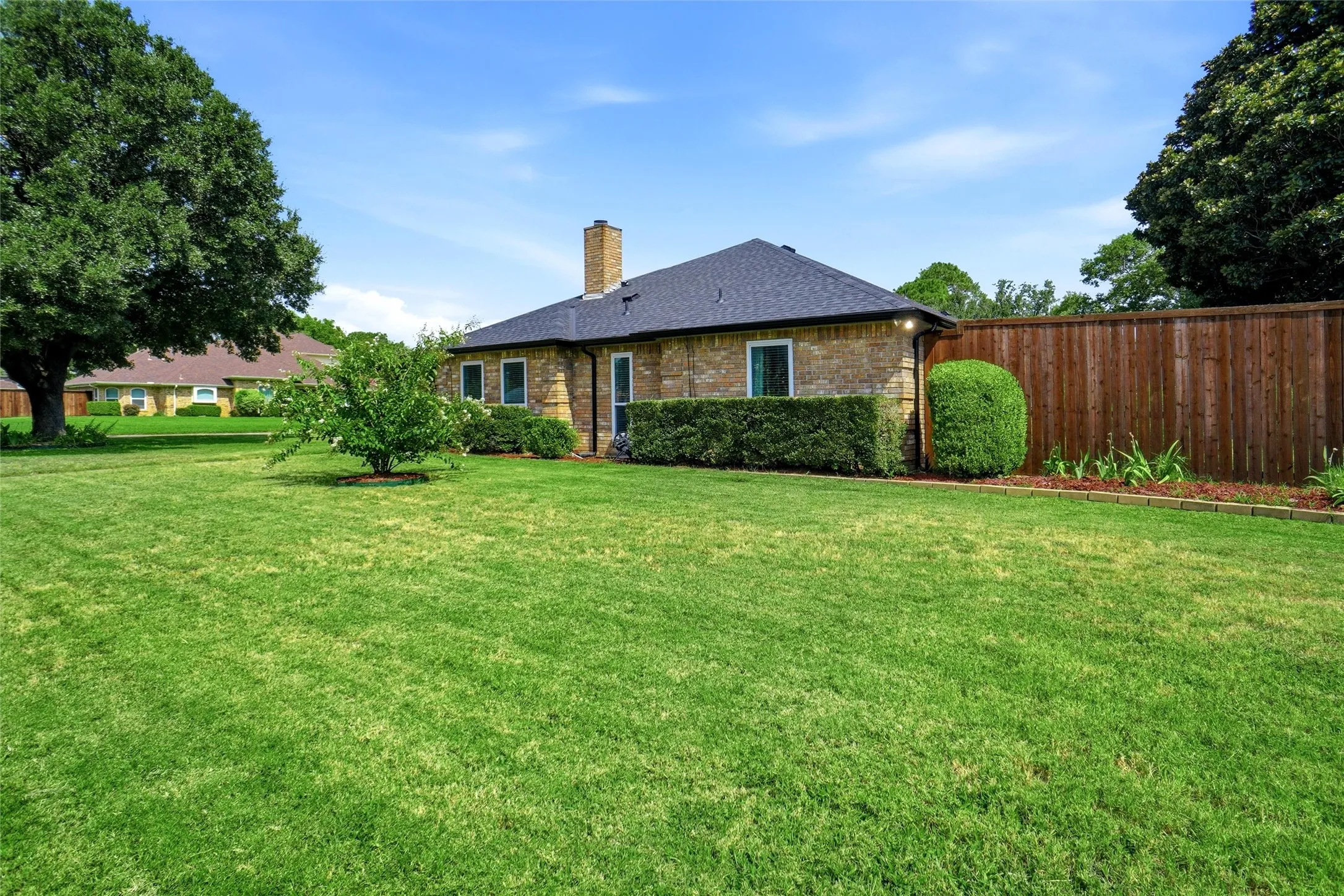 Single Family Residence For Sale in Tarrant County , 2146 Westwood Terrace, Grapevine, Texas 76051, 4 Bedroom, 2 Bathroom, 3 Garage spaces, 2,569 Sqft, built in 1992, mls#21346624, Real Estate Agent in Grapevine, Homes For Sale in Tarrant county, Homes For Sale in Grapevine, Realtor in Grapevine Texas, Real Estate Brokerage Independent Realty Texas, Luminita Cordes Realtor