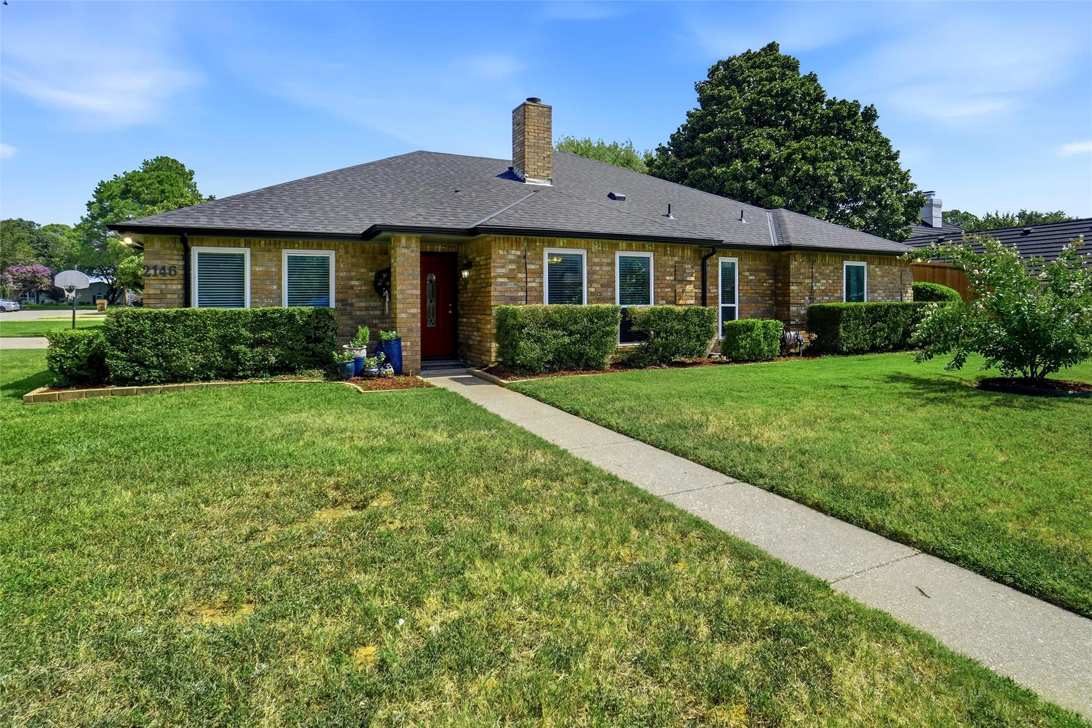 Single Family Residence For Sale in Tarrant County , 2146 Westwood Terrace, Grapevine, Texas 76051, 4 Bedroom, 2 Bathroom, 3 Garage spaces, 2,569 Sqft, built in 1992, mls#21346624, Real Estate Agent in Grapevine, Homes For Sale in Tarrant county, Homes For Sale in Grapevine, Realtor in Grapevine Texas, Real Estate Brokerage Independent Realty Texas, Luminita Cordes Realtor