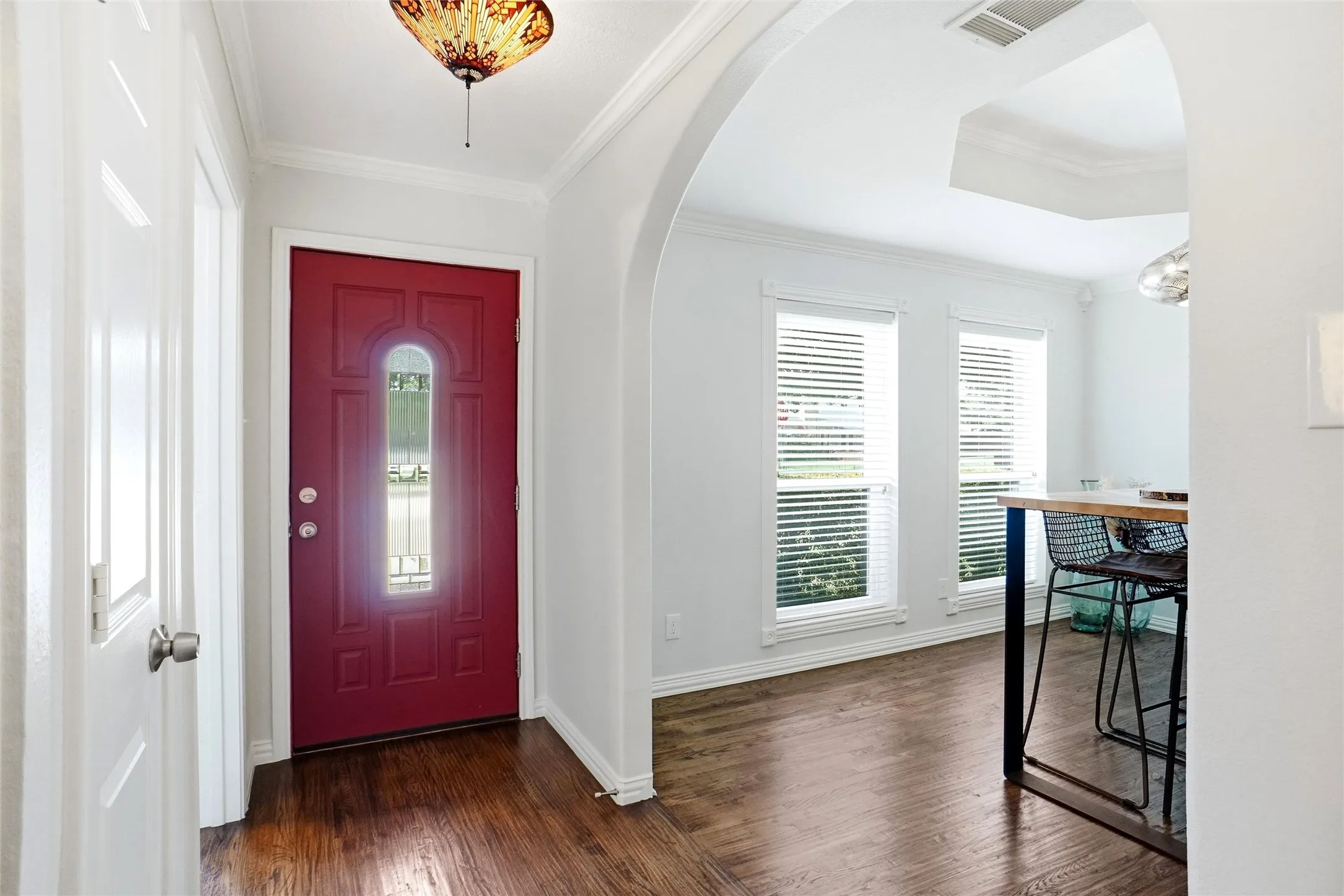 Single Family Residence For Sale in Tarrant County , 2146 Westwood Terrace, Grapevine, Texas 76051, 4 Bedroom, 2 Bathroom, 3 Garage spaces, 2,569 Sqft, built in 1992, mls#21346624, Real Estate Agent in Grapevine, Homes For Sale in Tarrant county, Homes For Sale in Grapevine, Realtor in Grapevine Texas, Real Estate Brokerage Independent Realty Texas, Luminita Cordes Realtor