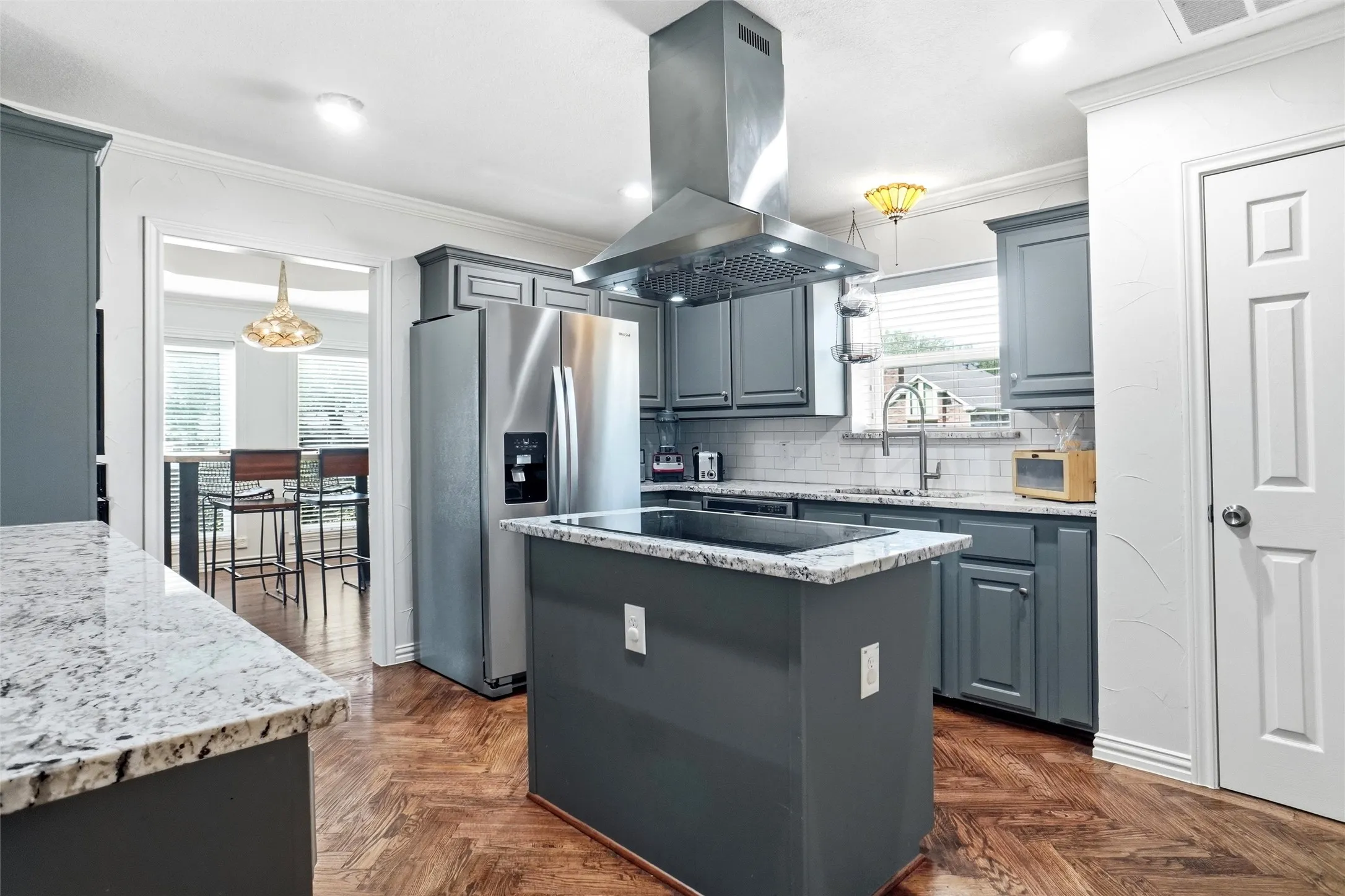 Single Family Residence For Sale in Tarrant County , 2146 Westwood Terrace, Grapevine, Texas 76051, 4 Bedroom, 2 Bathroom, 3 Garage spaces, 2,569 Sqft, built in 1992, mls#21346624, Real Estate Agent in Grapevine, Homes For Sale in Tarrant county, Homes For Sale in Grapevine, Realtor in Grapevine Texas, Real Estate Brokerage Independent Realty Texas, Luminita Cordes Realtor