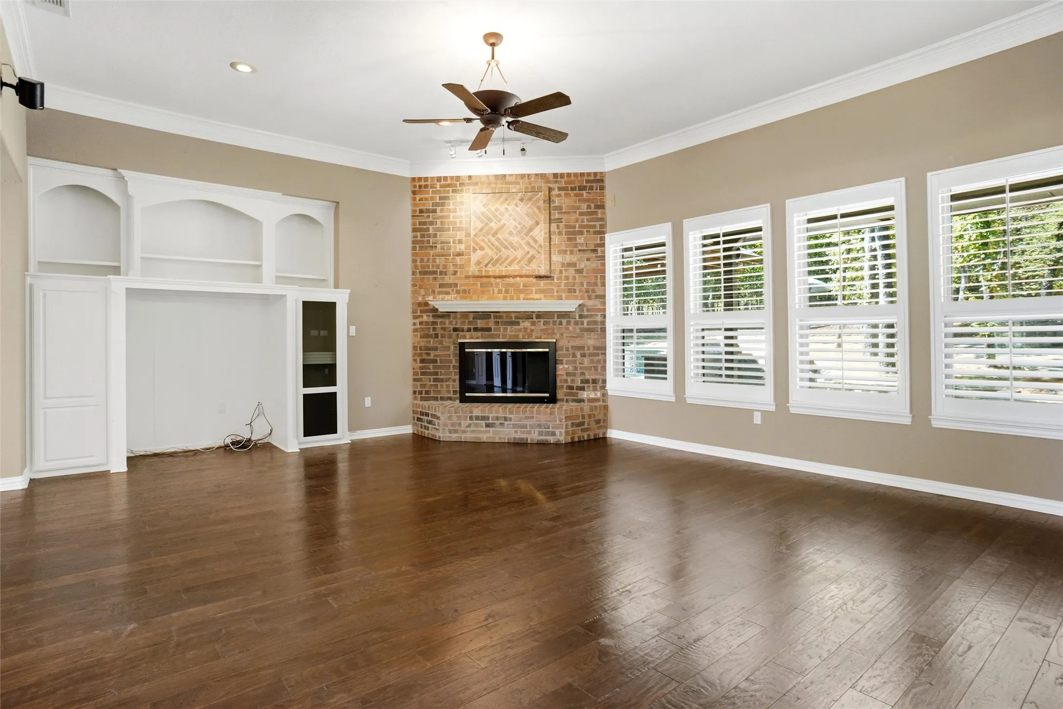 Single Family Residence For Sale in Denton County , 8998 Hilltop Road, Argyle, Texas 76226, 4 Bedroom, 3 Bathroom, 3 Garage spaces, 2,932 Sqft, built in 2000, mls#21346613, Real Estate Agent in Argyle, Homes For Sale in Denton county, Homes For Sale in Argyle, Realtor in Argyle Texas, Real Estate Brokerage Independent Realty Texas, Luminita Cordes Realtor