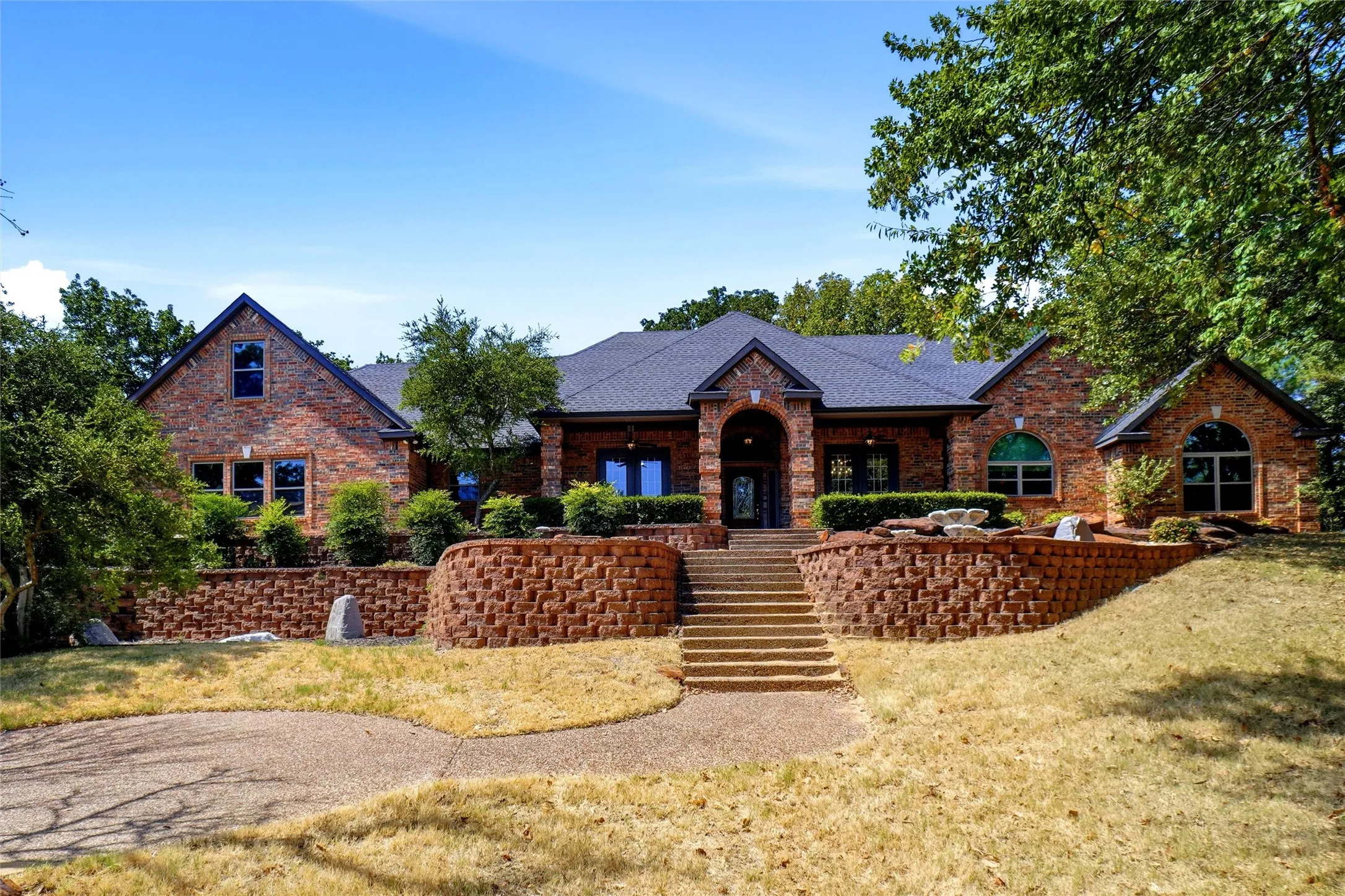 Single Family Residence For Sale in Denton County , 8998 Hilltop Road, Argyle, Texas 76226, 4 Bedroom, 3 Bathroom, 3 Garage spaces, 2,932 Sqft, built in 2000, mls#21346613, Real Estate Agent in Argyle, Homes For Sale in Denton county, Homes For Sale in Argyle, Realtor in Argyle Texas, Real Estate Brokerage Independent Realty Texas, Luminita Cordes Realtor