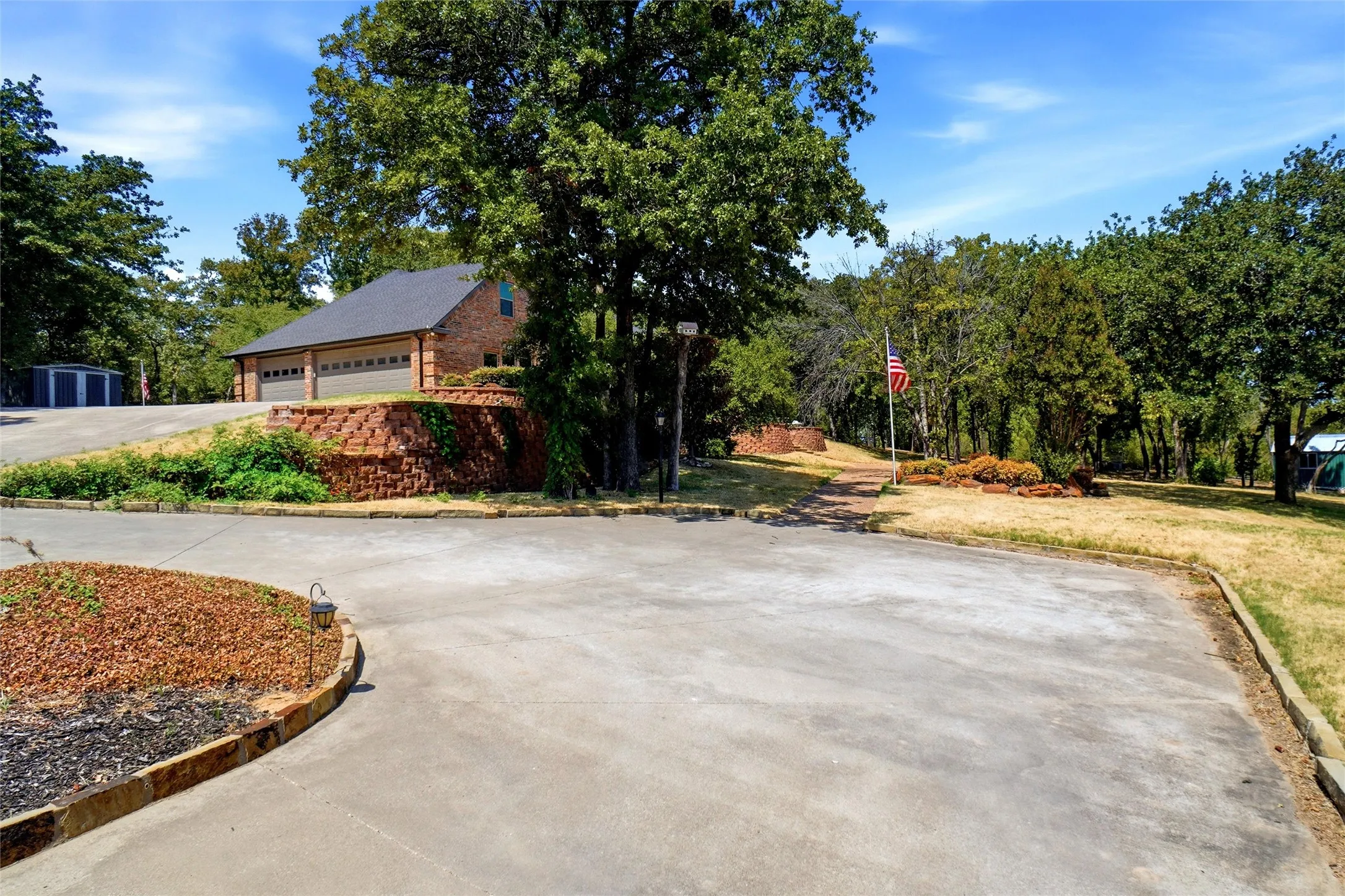 Single Family Residence For Sale in Denton County , 8998 Hilltop Road, Argyle, Texas 76226, 4 Bedroom, 3 Bathroom, 3 Garage spaces, 2,932 Sqft, built in 2000, mls#21346613, Real Estate Agent in Argyle, Homes For Sale in Denton county, Homes For Sale in Argyle, Realtor in Argyle Texas, Real Estate Brokerage Independent Realty Texas, Luminita Cordes Realtor