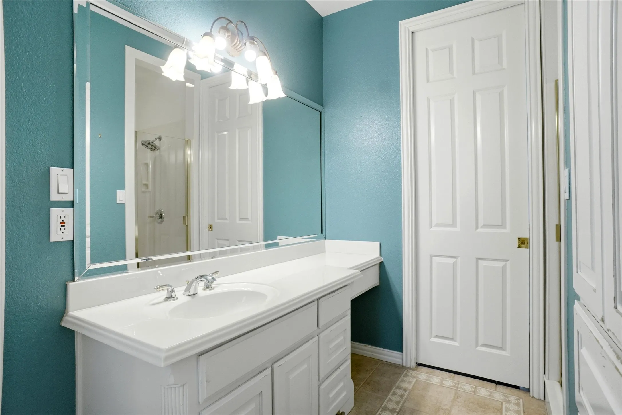 Single Family Residence For Sale in Denton County , 8998 Hilltop Road, Argyle, Texas 76226, 4 Bedroom, 3 Bathroom, 3 Garage spaces, 2,932 Sqft, built in 2000, mls#21346613, Real Estate Agent in Argyle, Homes For Sale in Denton county, Homes For Sale in Argyle, Realtor in Argyle Texas, Real Estate Brokerage Independent Realty Texas, Luminita Cordes Realtor