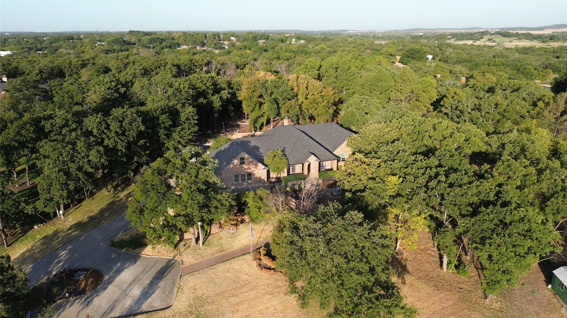 Single Family Residence For Sale in Denton County , 8998 Hilltop Road, Argyle, Texas 76226, 4 Bedroom, 3 Bathroom, 3 Garage spaces, 2,932 Sqft, built in 2000, mls#21346613, Real Estate Agent in Argyle, Homes For Sale in Denton county, Homes For Sale in Argyle, Realtor in Argyle Texas, Real Estate Brokerage Independent Realty Texas, Luminita Cordes Realtor