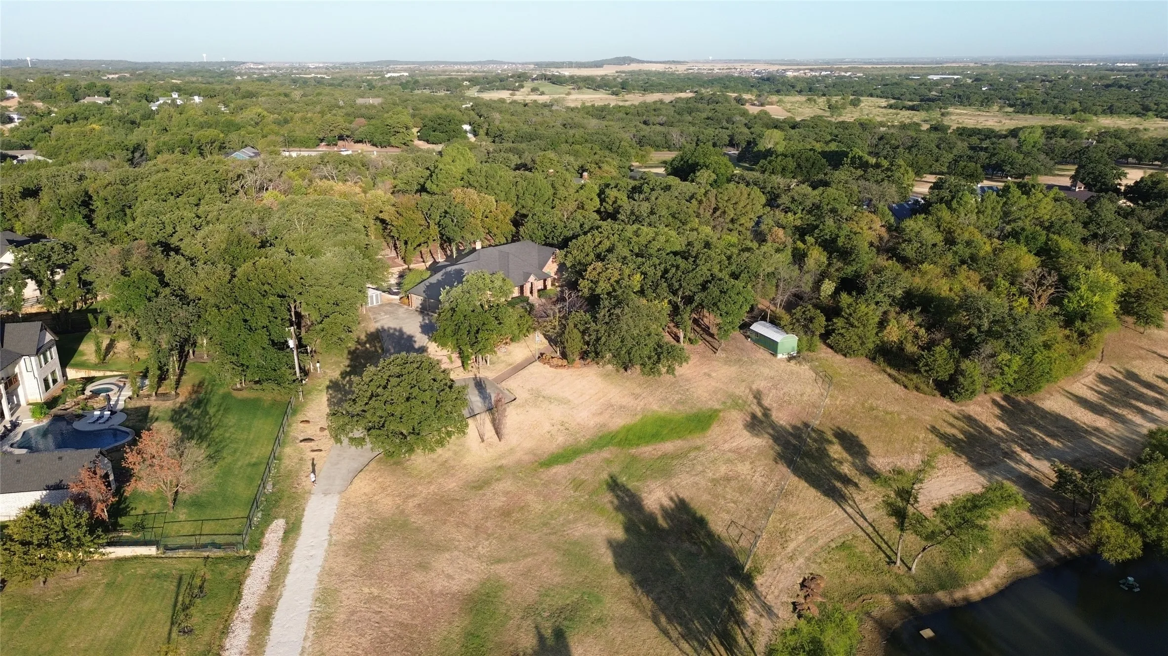 Single Family Residence For Sale in Denton County , 8998 Hilltop Road, Argyle, Texas 76226, 4 Bedroom, 3 Bathroom, 3 Garage spaces, 2,932 Sqft, built in 2000, mls#21346613, Real Estate Agent in Argyle, Homes For Sale in Denton county, Homes For Sale in Argyle, Realtor in Argyle Texas, Real Estate Brokerage Independent Realty Texas, Luminita Cordes Realtor