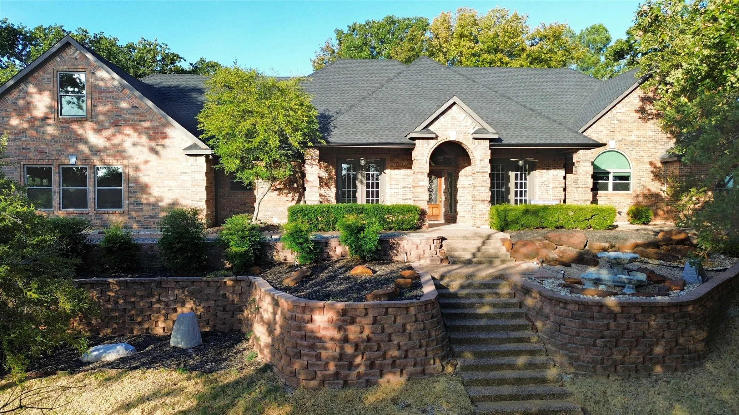 Single Family Residence For Sale in Denton County , 8998 Hilltop Road, Argyle, Texas 76226, 4 Bedroom, 3 Bathroom, 3 Garage spaces, 2,932 Sqft, built in 2000, mls#21346613, Real Estate Agent in Argyle, Homes For Sale in Denton county, Homes For Sale in Argyle, Realtor in Argyle Texas, Real Estate Brokerage Independent Realty Texas, Luminita Cordes Realtor