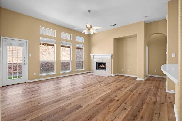 Single Family Residence For Sale in Denton County , 945 Shiprock Road, Frisco, Texas 75033, 3 Bedroom, 2 Bathroom, 2 Garage spaces, 2,112 Sqft, built in 2006, mls#21346615, Real Estate Agent in Frisco, Homes For Sale in Denton county, Homes For Sale in Frisco, Realtor in Frisco Texas, Real Estate Brokerage Independent Realty Texas, Luminita Cordes Realtor