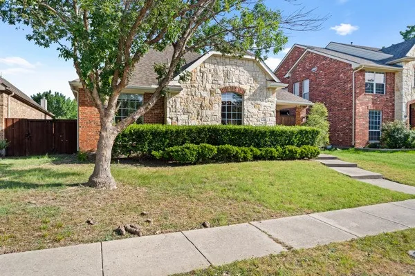 Single Family Residence For Sale in Denton County , 945 Shiprock Road, Frisco, Texas 75033, 3 Bedroom, 2 Bathroom, 2 Garage spaces, 2,112 Sqft, built in 2006, mls#21346615, Real Estate Agent in Frisco, Homes For Sale in Denton county, Homes For Sale in Frisco, Realtor in Frisco Texas, Real Estate Brokerage Independent Realty Texas, Luminita Cordes Realtor