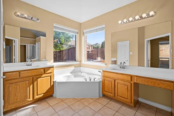 Single Family Residence For Sale in Denton County , 945 Shiprock Road, Frisco, Texas 75033, 3 Bedroom, 2 Bathroom, 2 Garage spaces, 2,112 Sqft, built in 2006, mls#21346615, Real Estate Agent in Frisco, Homes For Sale in Denton county, Homes For Sale in Frisco, Realtor in Frisco Texas, Real Estate Brokerage Independent Realty Texas, Luminita Cordes Realtor