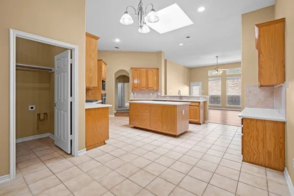 Single Family Residence For Sale in Denton County , 945 Shiprock Road, Frisco, Texas 75033, 3 Bedroom, 2 Bathroom, 2 Garage spaces, 2,112 Sqft, built in 2006, mls#21346615, Real Estate Agent in Frisco, Homes For Sale in Denton county, Homes For Sale in Frisco, Realtor in Frisco Texas, Real Estate Brokerage Independent Realty Texas, Luminita Cordes Realtor