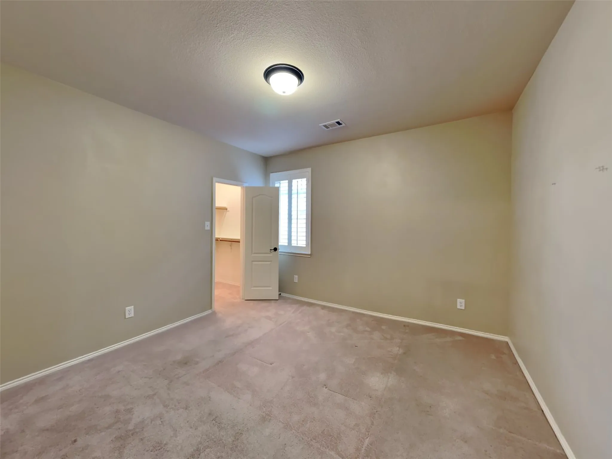 Single Family Residence For Sale in Tarrant County , 226 Knapford, Euless, Texas 76040, 3 Bedroom, 3 Bathroom, 2 Garage spaces, 2,346 Sqft, built in 2010, mls#21346634, Real Estate Agent in Euless, Homes For Sale in Tarrant county, Homes For Sale in Euless, Realtor in Euless Texas, Real Estate Brokerage Independent Realty Texas, Luminita Cordes Realtor