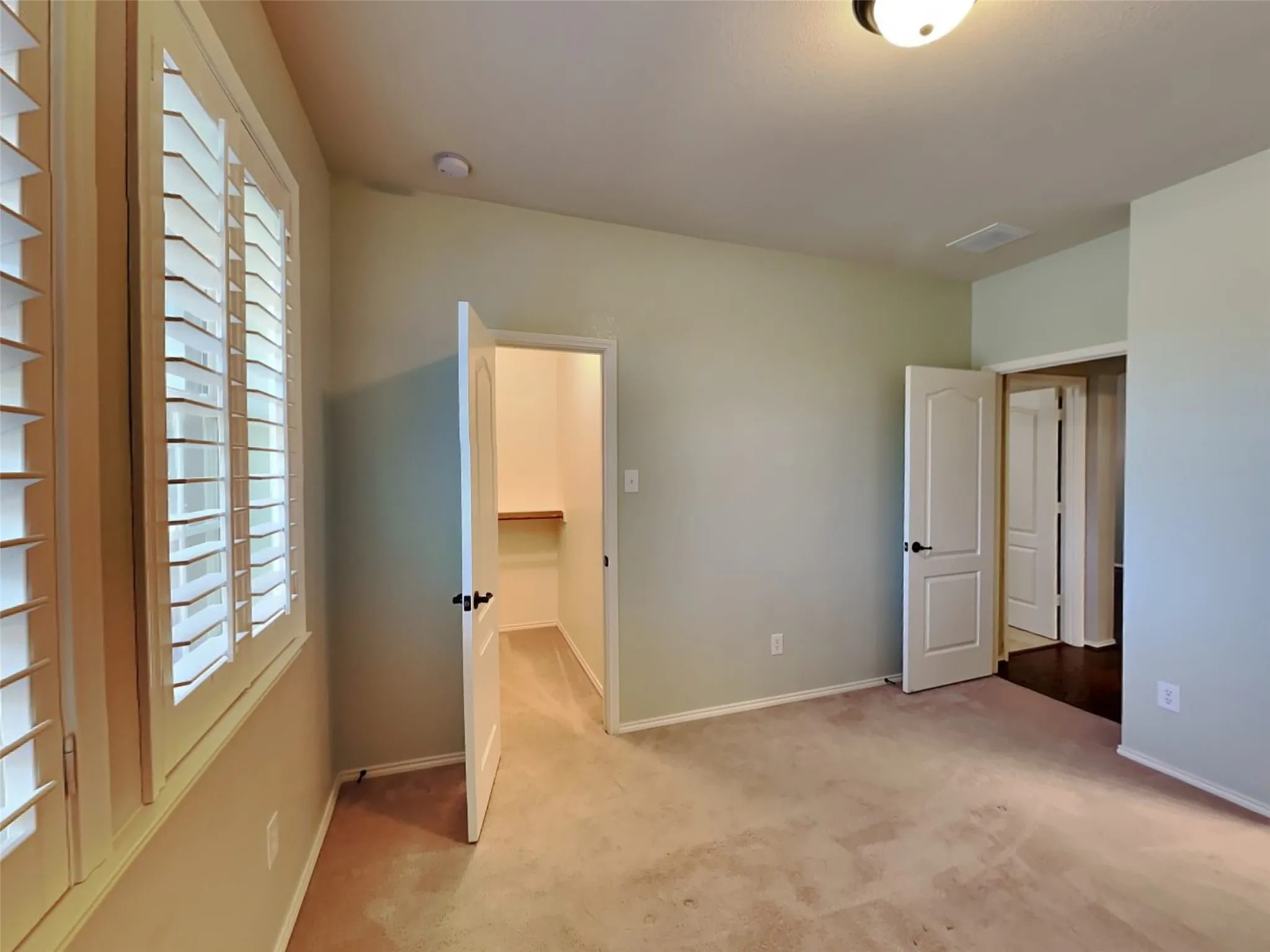 Single Family Residence For Sale in Tarrant County , 226 Knapford, Euless, Texas 76040, 3 Bedroom, 3 Bathroom, 2 Garage spaces, 2,346 Sqft, built in 2010, mls#21346634, Real Estate Agent in Euless, Homes For Sale in Tarrant county, Homes For Sale in Euless, Realtor in Euless Texas, Real Estate Brokerage Independent Realty Texas, Luminita Cordes Realtor