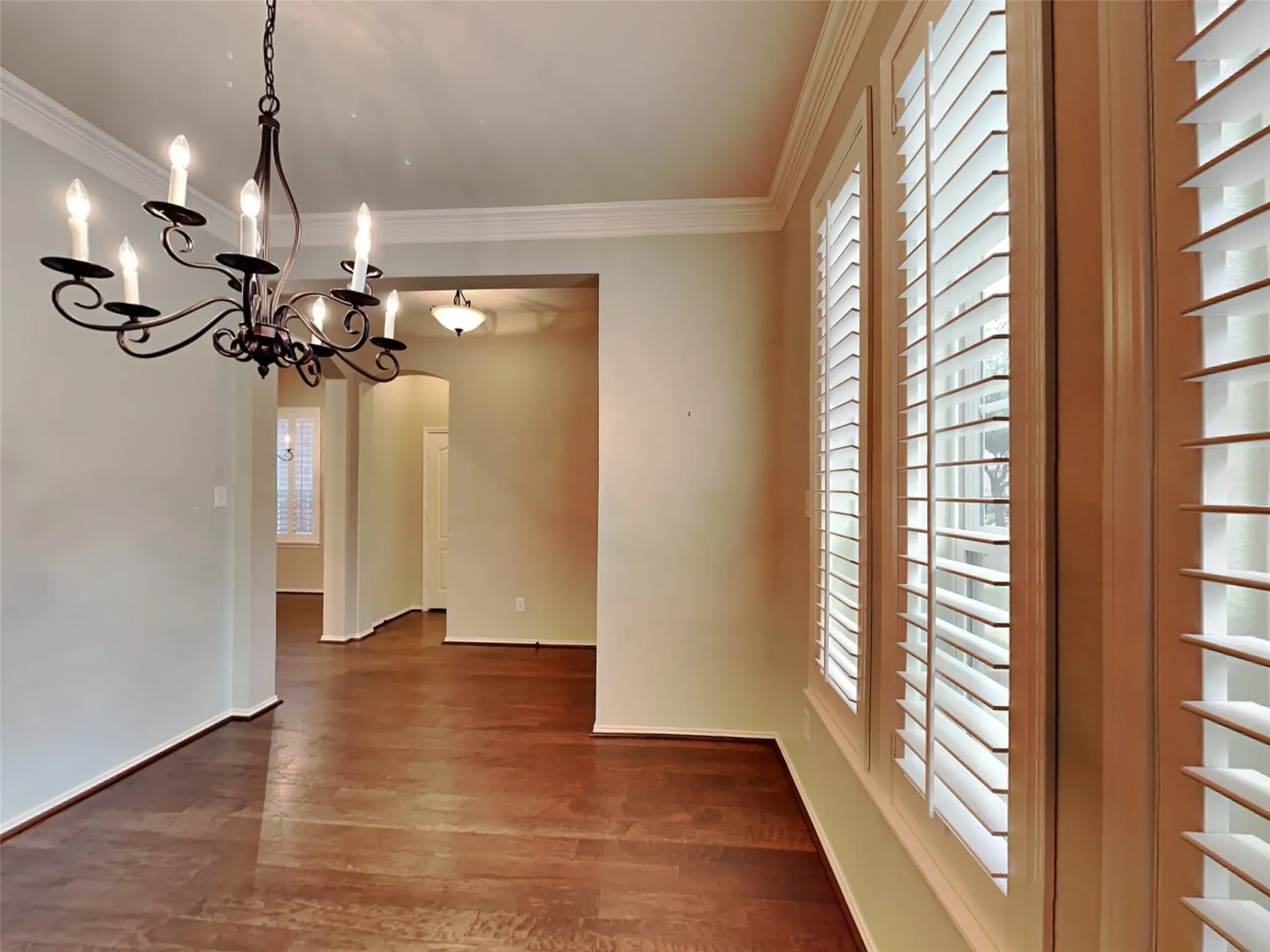 Single Family Residence For Sale in Tarrant County , 226 Knapford, Euless, Texas 76040, 3 Bedroom, 3 Bathroom, 2 Garage spaces, 2,346 Sqft, built in 2010, mls#21346634, Real Estate Agent in Euless, Homes For Sale in Tarrant county, Homes For Sale in Euless, Realtor in Euless Texas, Real Estate Brokerage Independent Realty Texas, Luminita Cordes Realtor