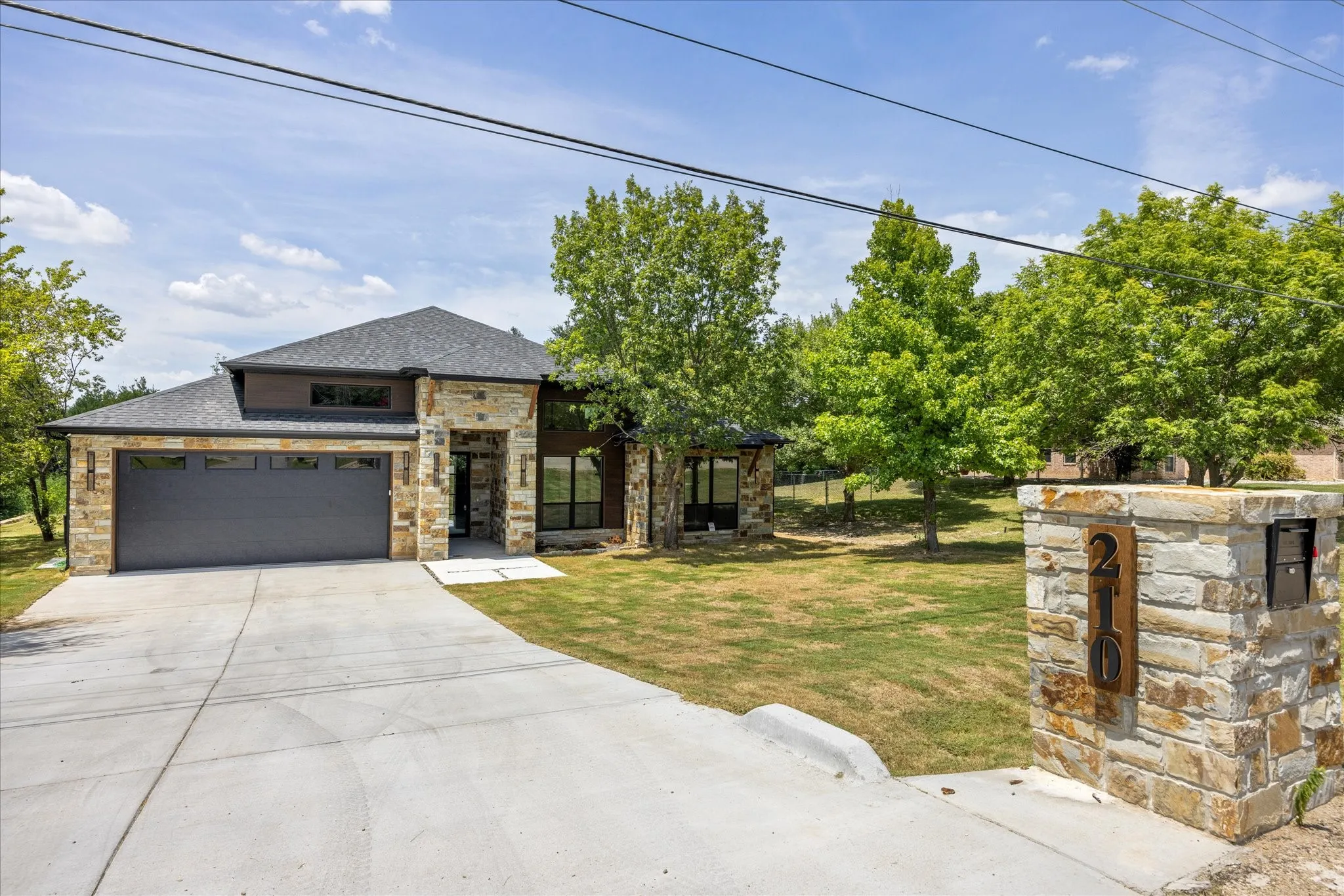 Single Family Residence For Sale in Hood County , 210 Knob Hill Drive, Granbury, Texas 76048, 4 Bedroom, 2 Bathroom, 2 Garage spaces, 2,410 Sqft, built in 2026, mls#21346152, Real Estate Agent in Granbury, Homes For Sale in Hood county, Homes For Sale in Granbury, Realtor in Granbury Texas, Real Estate Brokerage Independent Realty Texas, Luminita Cordes Realtor