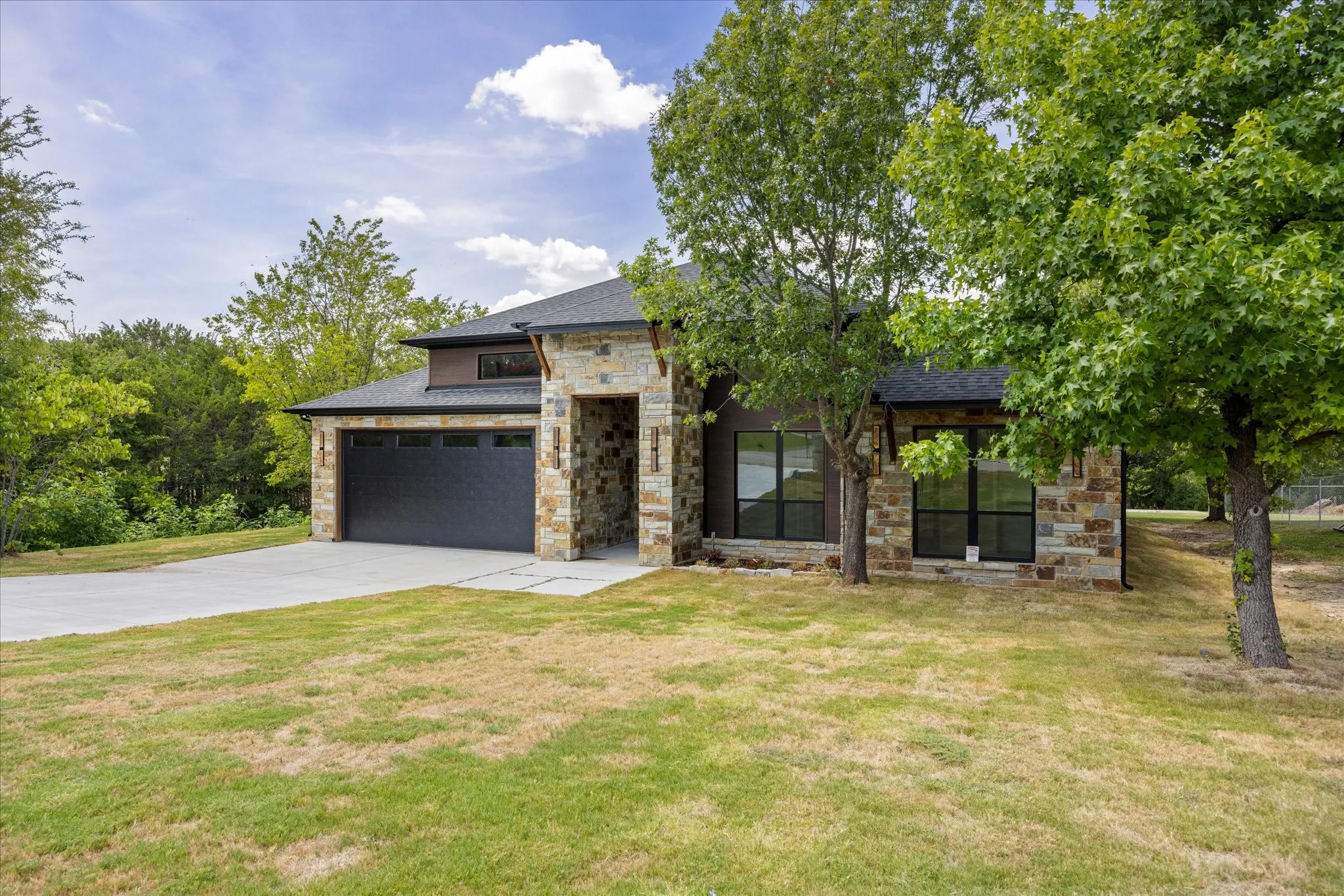 Single Family Residence For Sale in Hood County , 210 Knob Hill Drive, Granbury, Texas 76048, 4 Bedroom, 2 Bathroom, 2 Garage spaces, 2,410 Sqft, built in 2026, mls#21346152, Real Estate Agent in Granbury, Homes For Sale in Hood county, Homes For Sale in Granbury, Realtor in Granbury Texas, Real Estate Brokerage Independent Realty Texas, Luminita Cordes Realtor