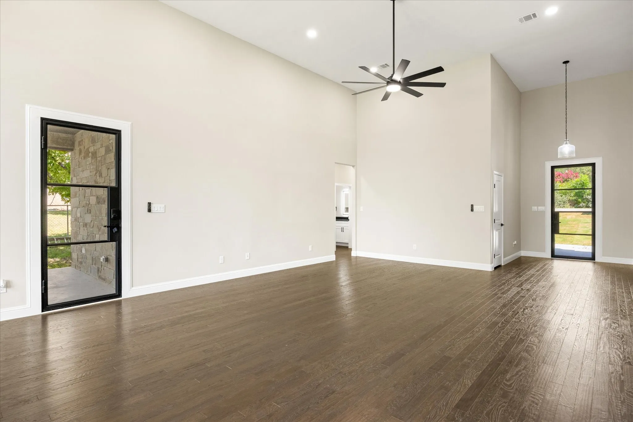 Single Family Residence For Sale in Hood County , 210 Knob Hill Drive, Granbury, Texas 76048, 4 Bedroom, 2 Bathroom, 2 Garage spaces, 2,410 Sqft, built in 2026, mls#21346152, Real Estate Agent in Granbury, Homes For Sale in Hood county, Homes For Sale in Granbury, Realtor in Granbury Texas, Real Estate Brokerage Independent Realty Texas, Luminita Cordes Realtor