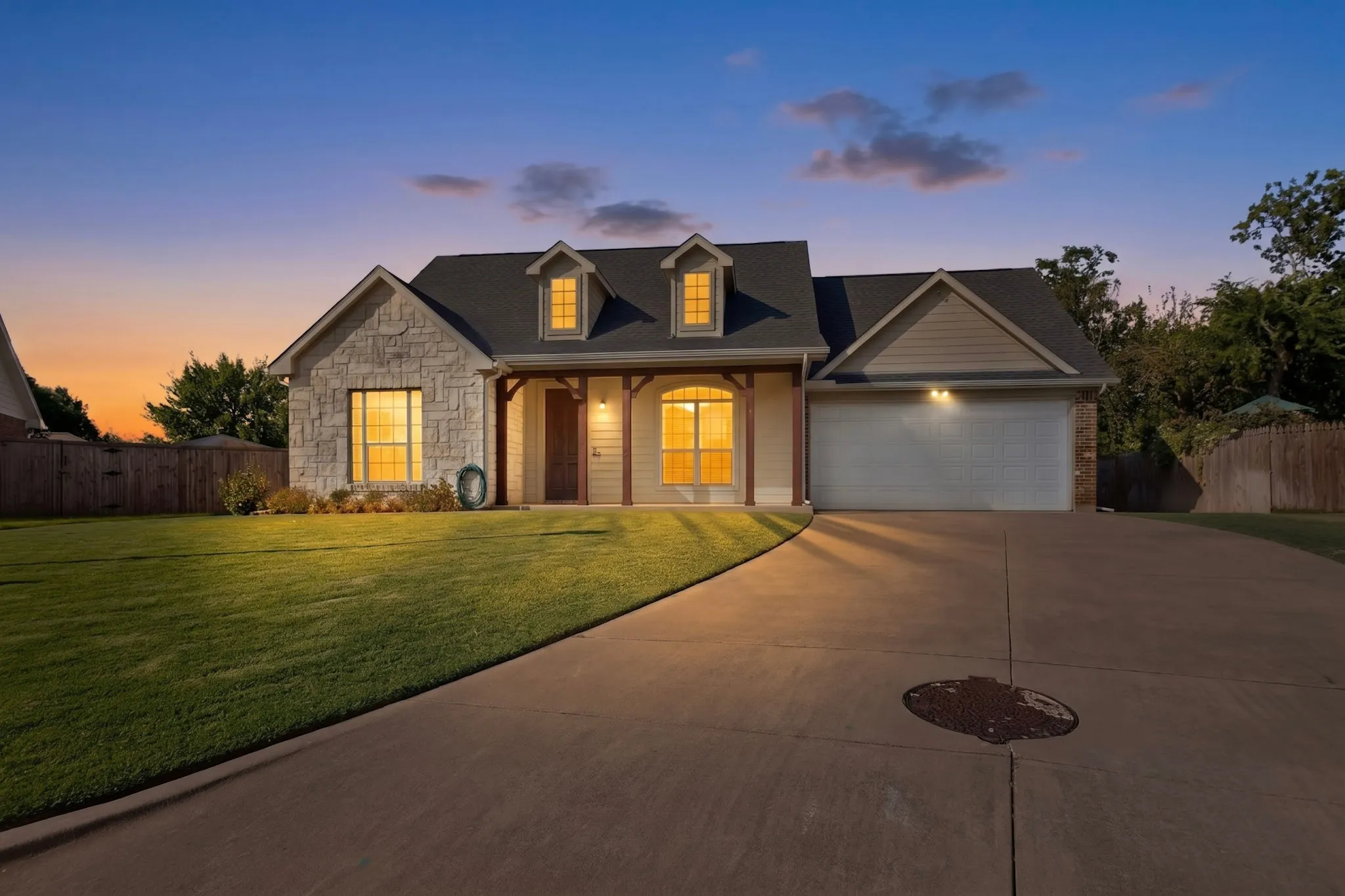 Single Family Residence For Sale in Denton County , 510 Mattie Lane, Lake Dallas, Texas 75065, 3 Bedroom, 2 Bathroom, 2 Garage spaces, 1,695 Sqft, built in 2004, mls#21345763, Real Estate Agent in Lake Dallas, Homes For Sale in Denton county, Homes For Sale in Lake Dallas, Realtor in Lake Dallas Texas, Real Estate Brokerage Independent Realty Texas, Luminita Cordes Realtor