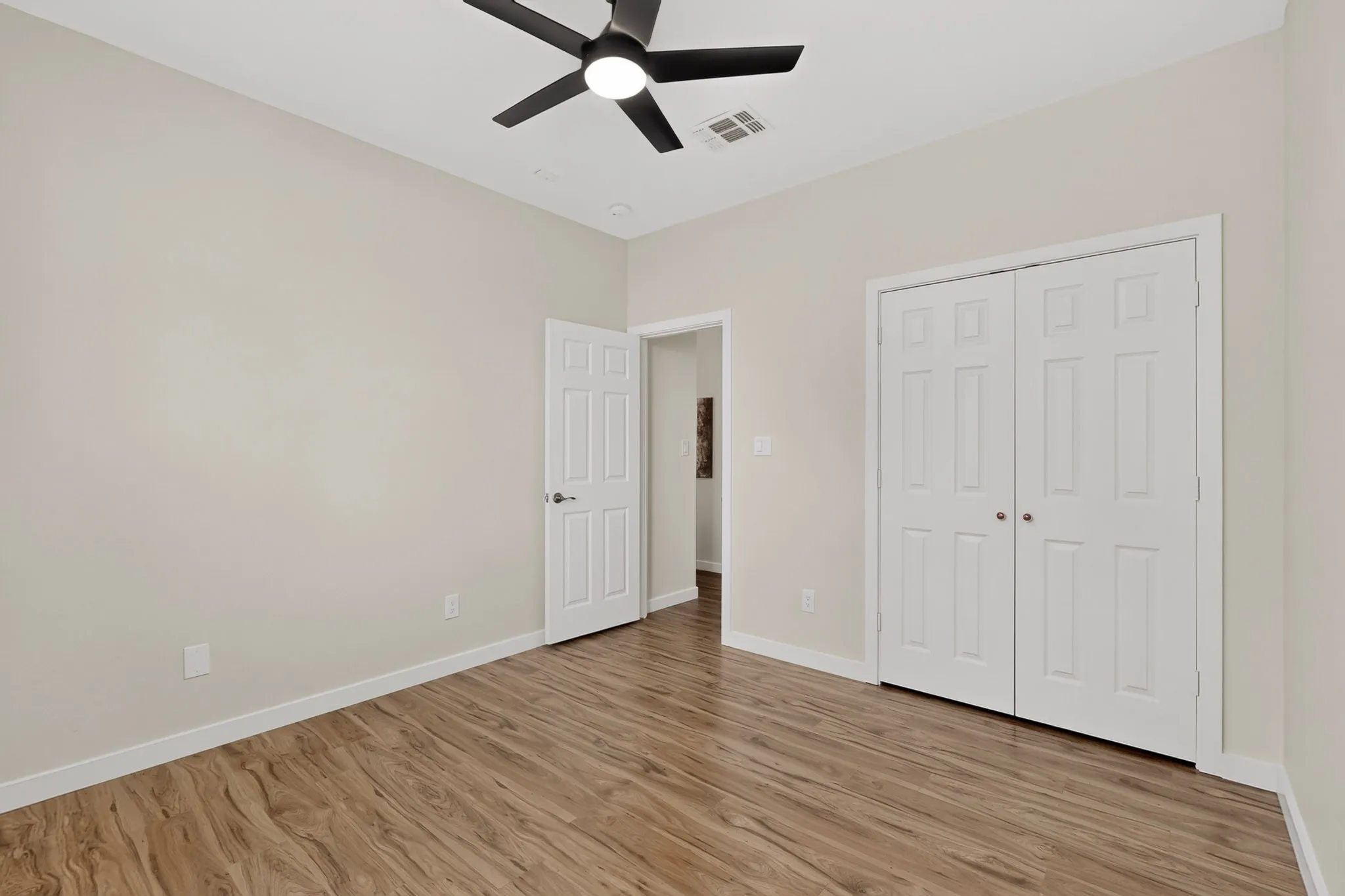 Single Family Residence For Sale in Denton County , 510 Mattie Lane, Lake Dallas, Texas 75065, 3 Bedroom, 2 Bathroom, 2 Garage spaces, 1,695 Sqft, built in 2004, mls#21345763, Real Estate Agent in Lake Dallas, Homes For Sale in Denton county, Homes For Sale in Lake Dallas, Realtor in Lake Dallas Texas, Real Estate Brokerage Independent Realty Texas, Luminita Cordes Realtor