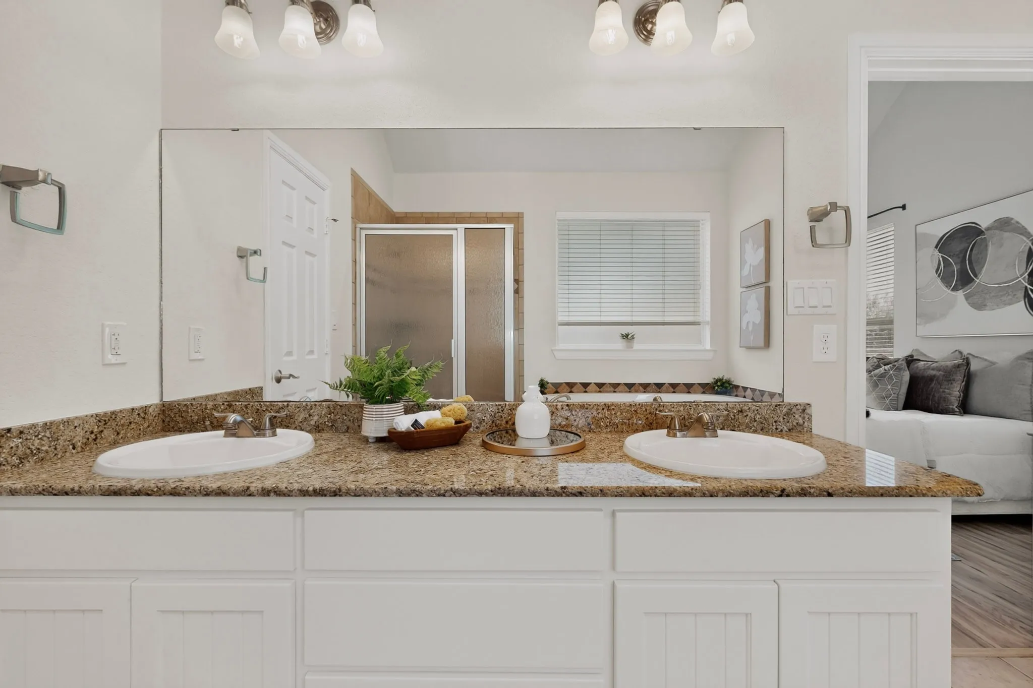 Single Family Residence For Sale in Denton County , 510 Mattie Lane, Lake Dallas, Texas 75065, 3 Bedroom, 2 Bathroom, 2 Garage spaces, 1,695 Sqft, built in 2004, mls#21345763, Real Estate Agent in Lake Dallas, Homes For Sale in Denton county, Homes For Sale in Lake Dallas, Realtor in Lake Dallas Texas, Real Estate Brokerage Independent Realty Texas, Luminita Cordes Realtor