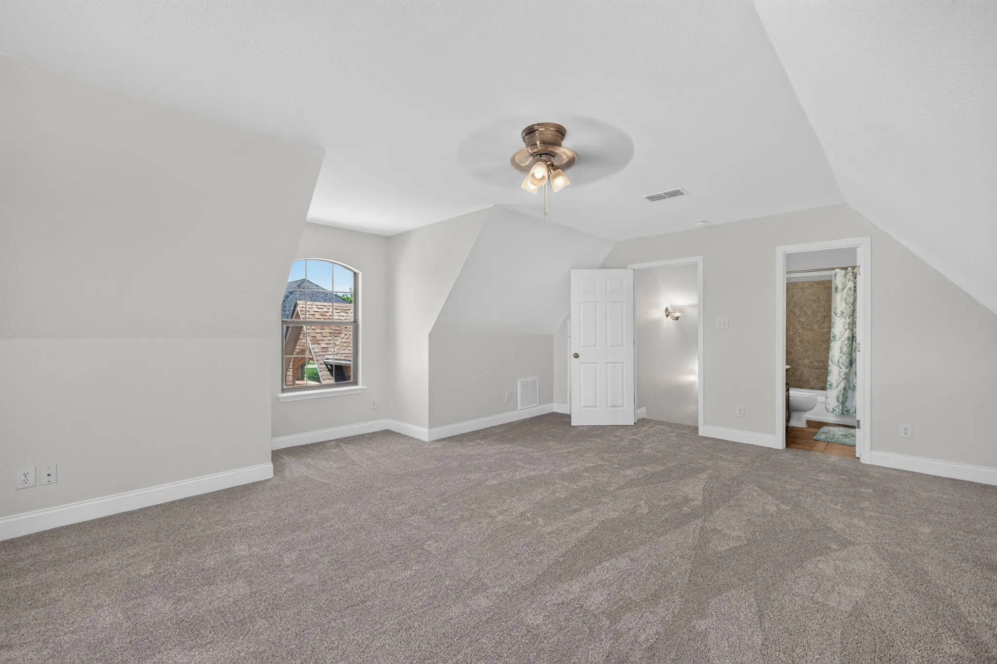 Single Family Residence For Sale in Taylor County , 3518 Silver Oaks Drive, Abilene, Texas 79606, 4 Bedroom, 3 Bathroom, 2 Garage spaces, 2,459 Sqft, built in 2005, mls#21343886, Real Estate Agent in Abilene, Homes For Sale in Taylor county, Homes For Sale in Abilene, Realtor in Abilene Texas, Real Estate Brokerage Independent Realty Texas, Luminita Cordes Realtor